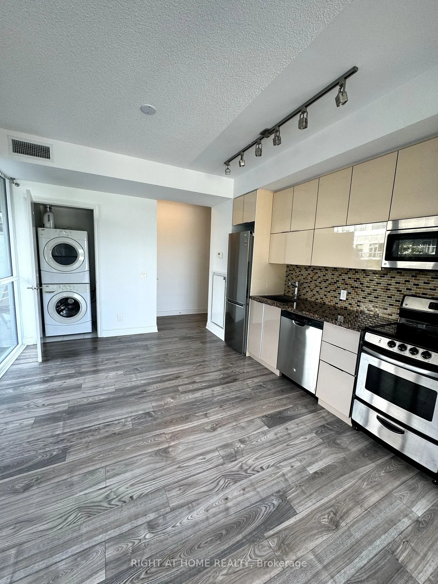 80 Marine Parade Dr, #331