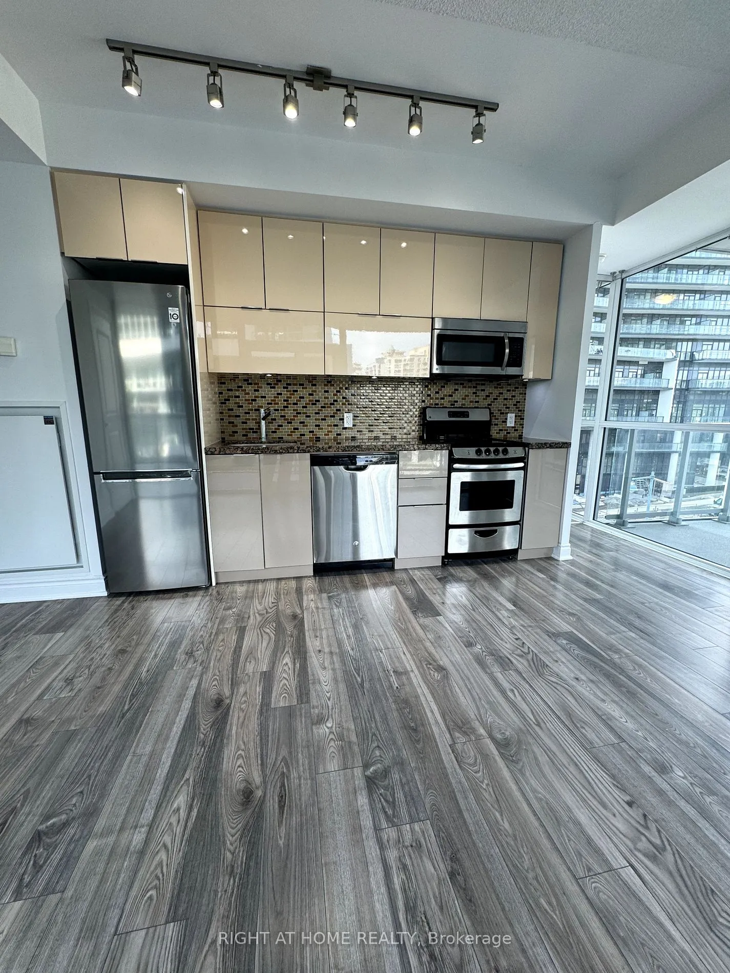 80 Marine Parade Dr, #331