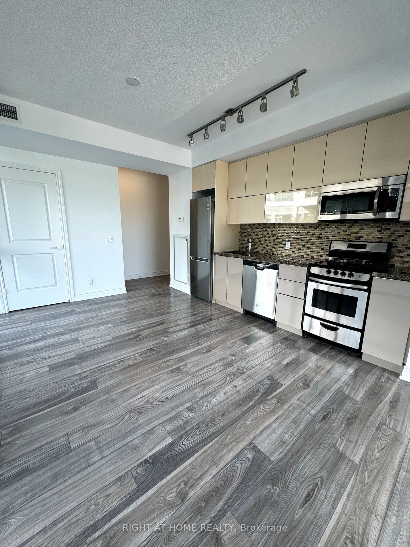80 Marine Parade Dr, #331