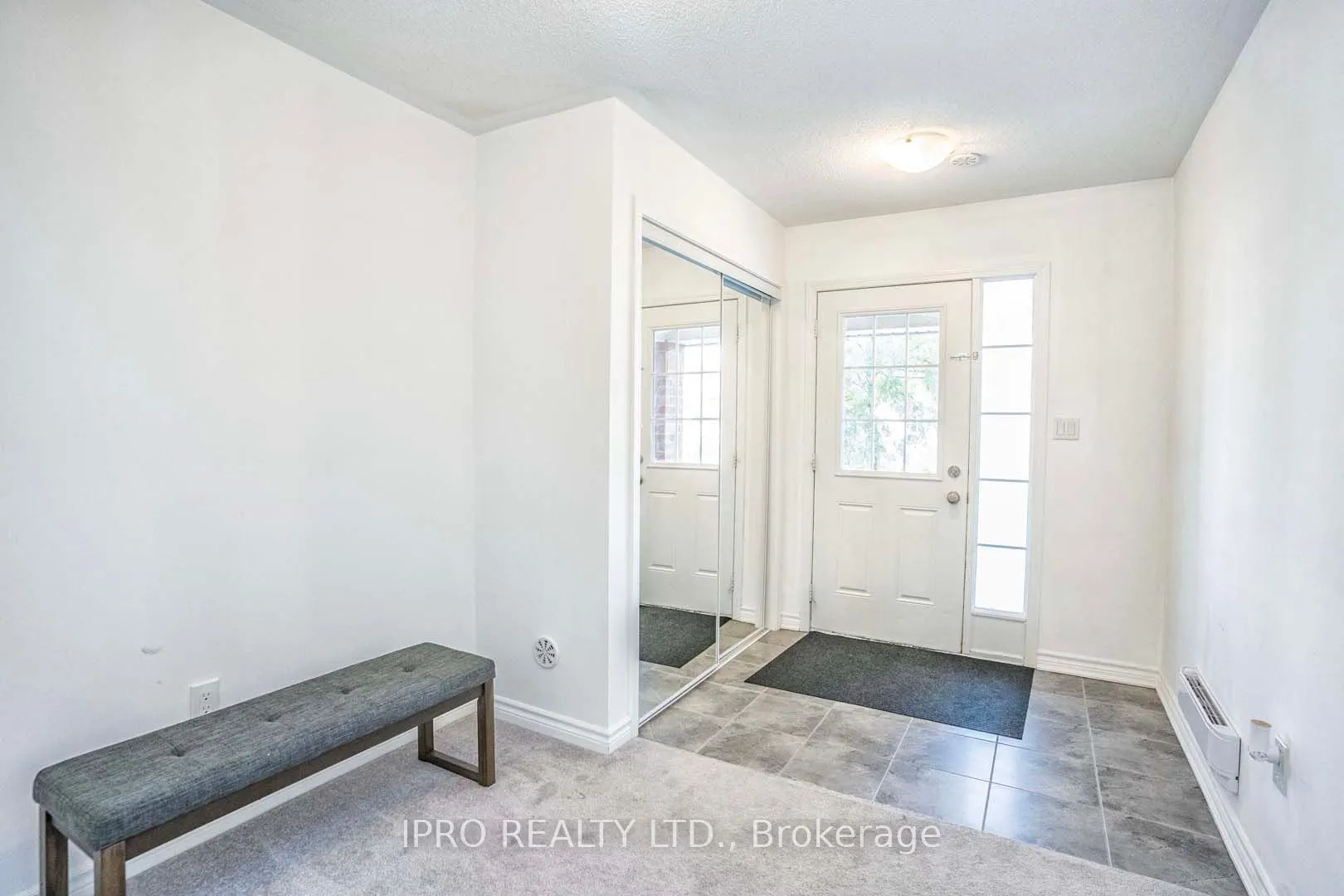 1541 Gainer Cres