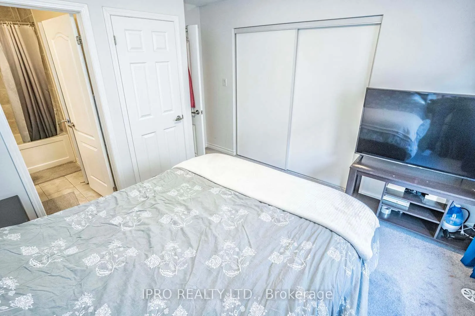 1541 Gainer Cres