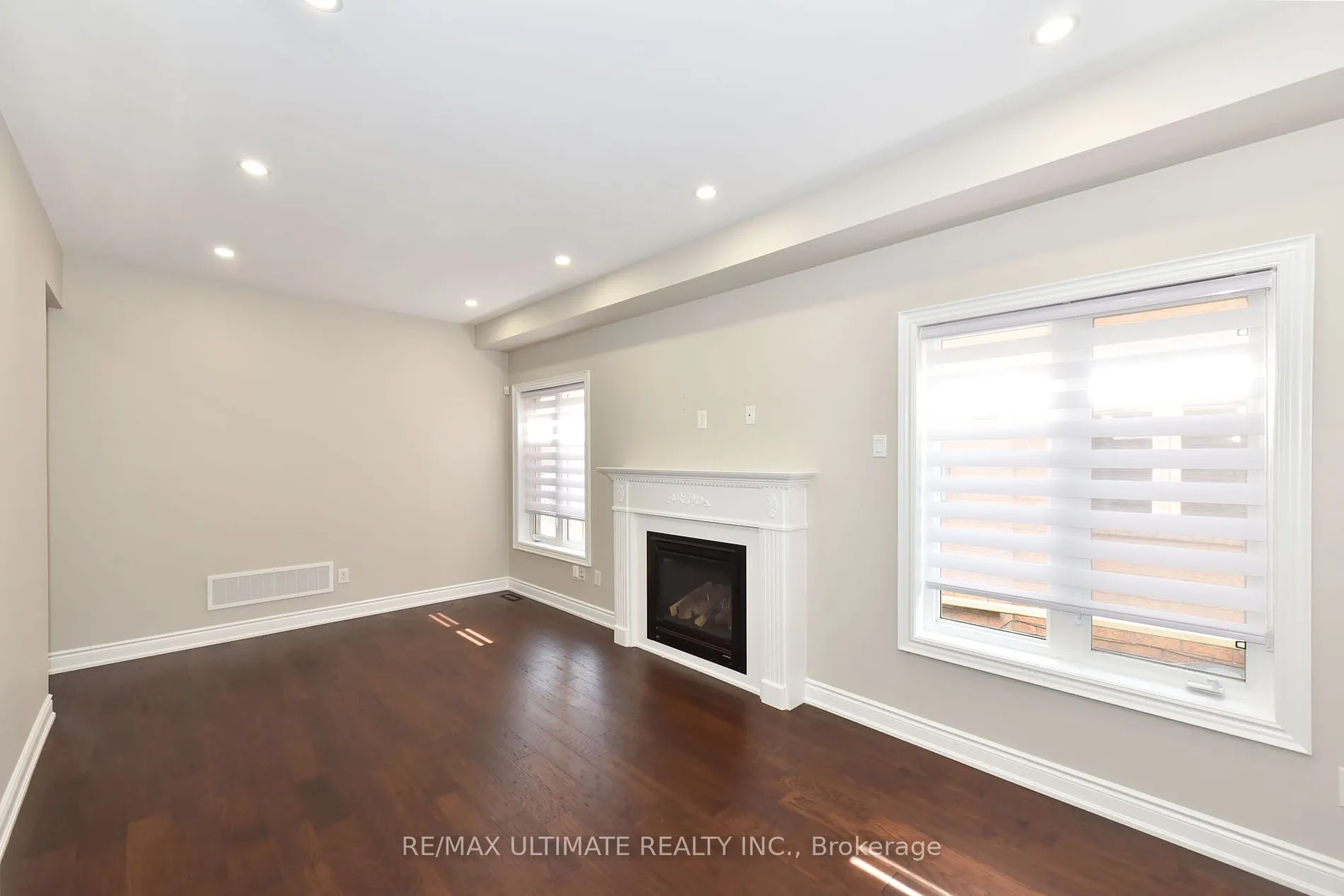 27 La Roche Ave