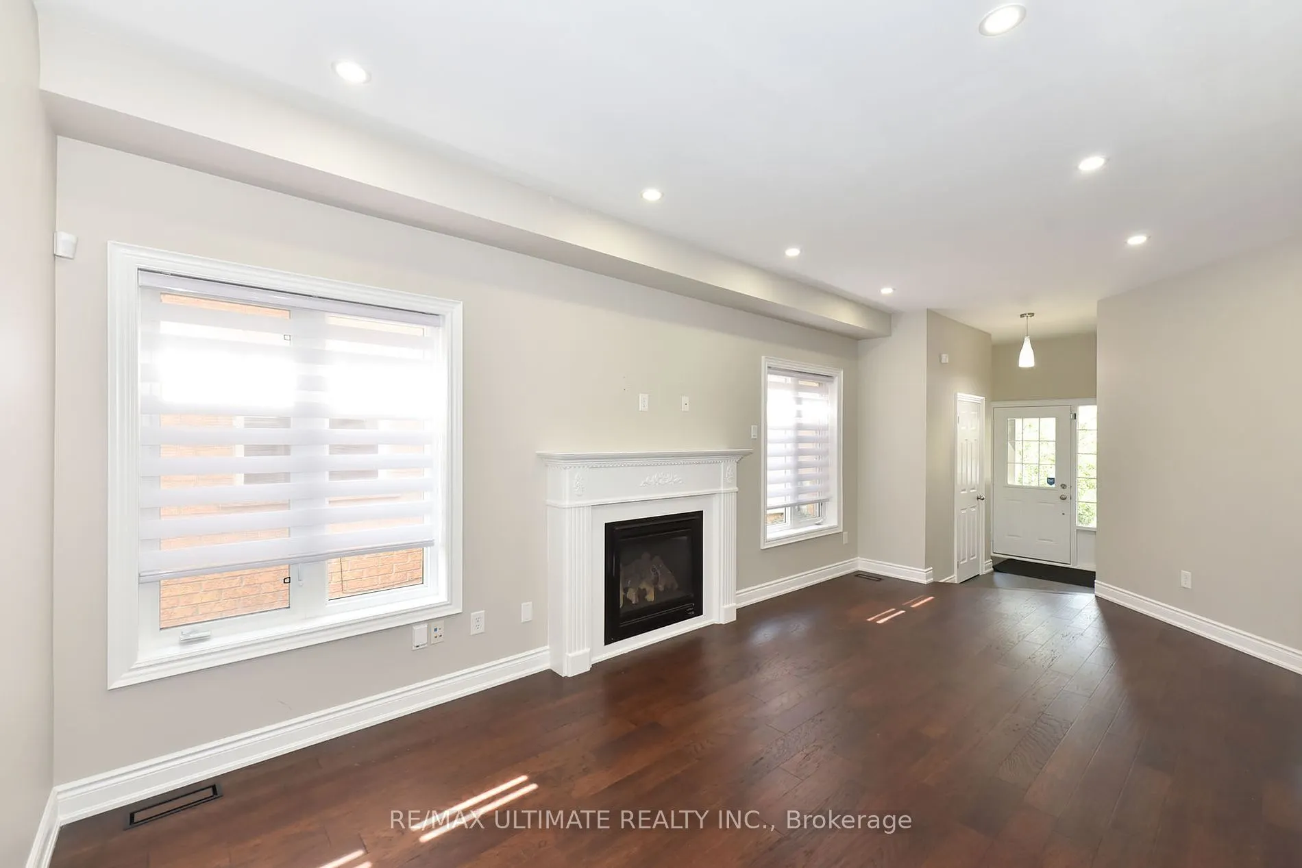 27 La Roche Ave