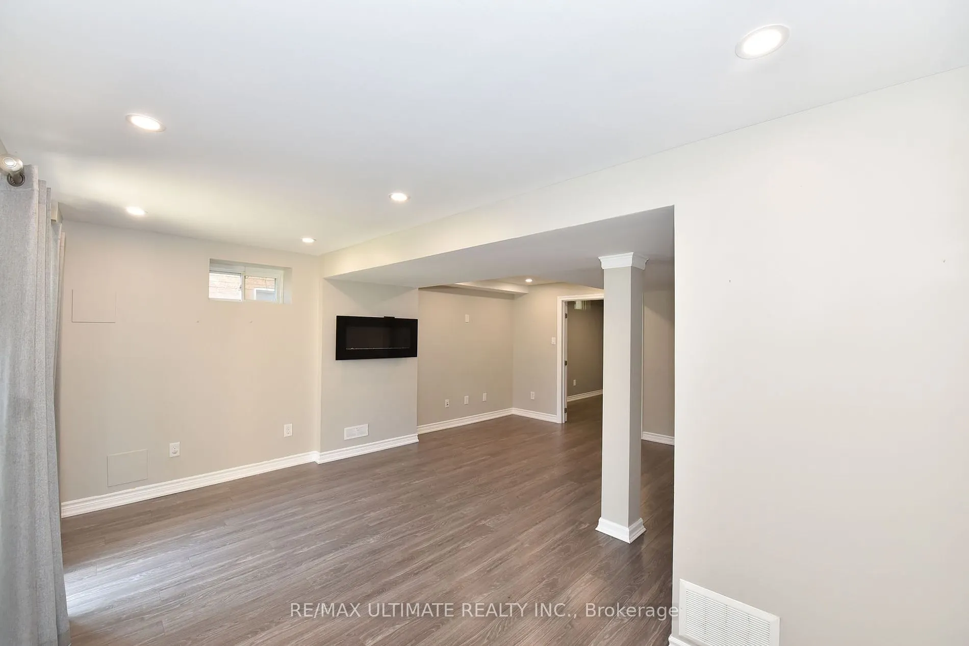 27 La Roche Ave