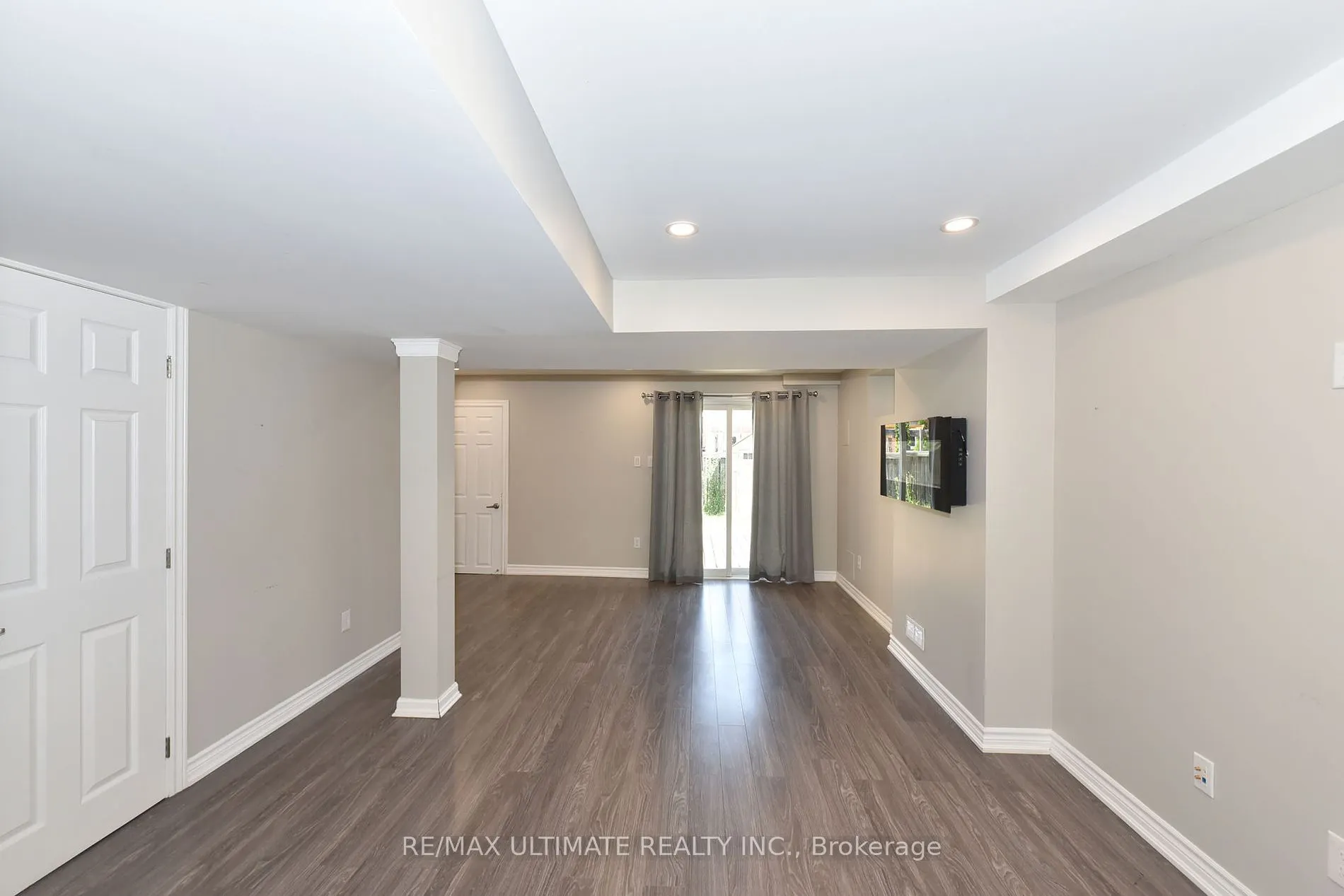 27 La Roche Ave