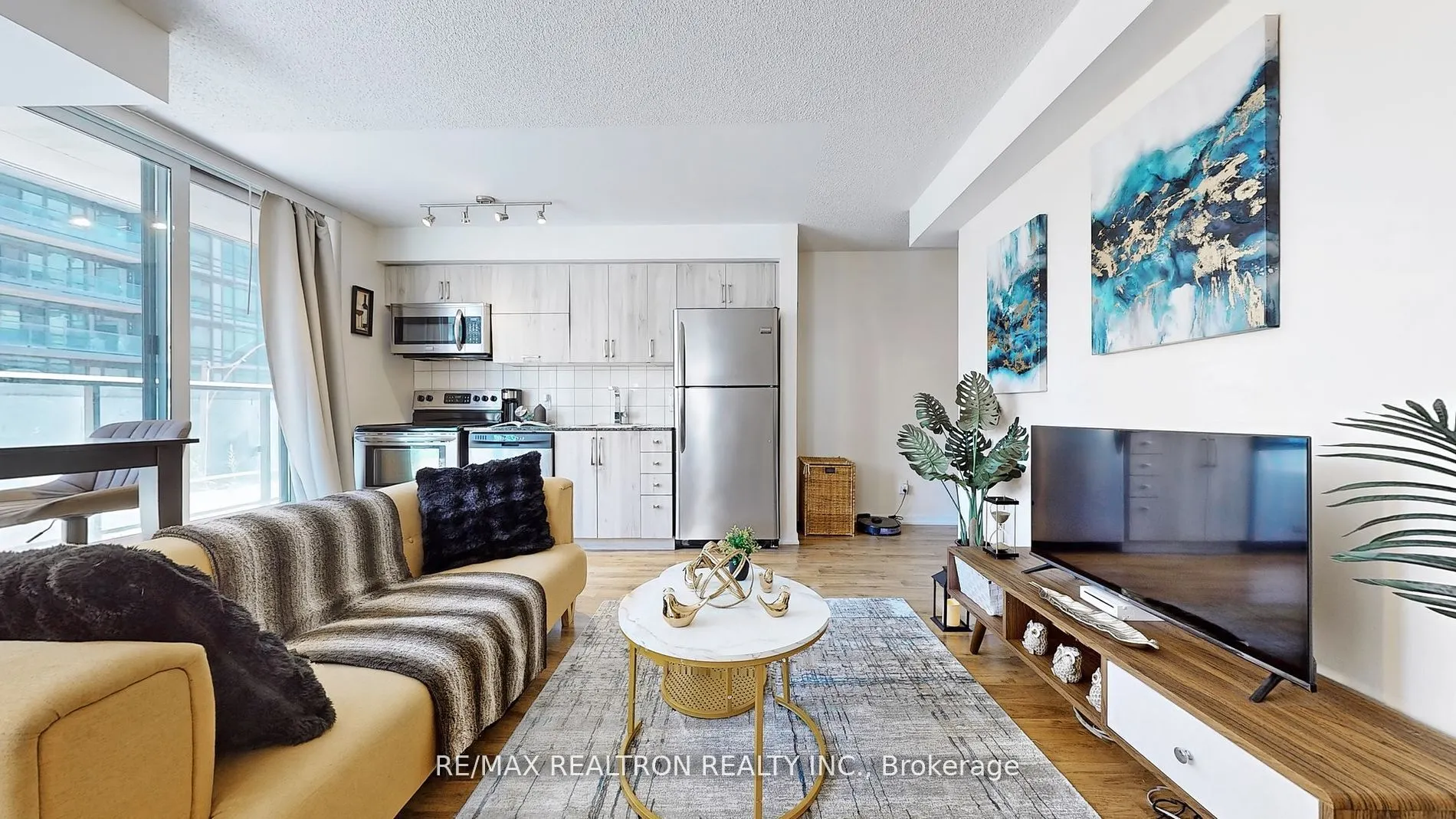 20 Joe Shuster Way, #202