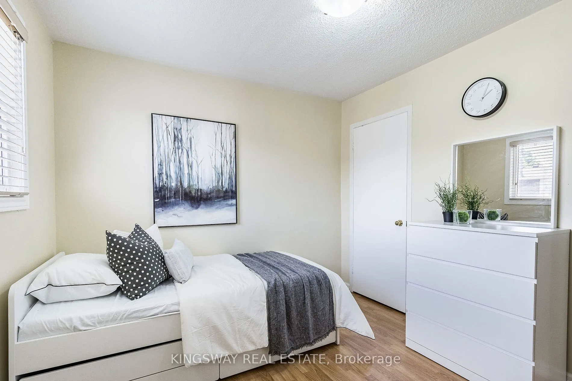 21 Tralee St