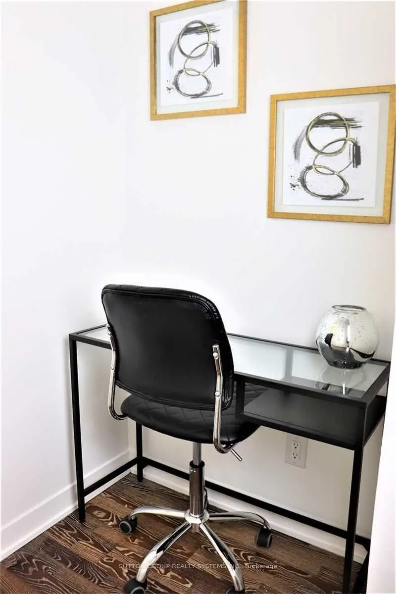 88 Park Lawn Rd, #1807