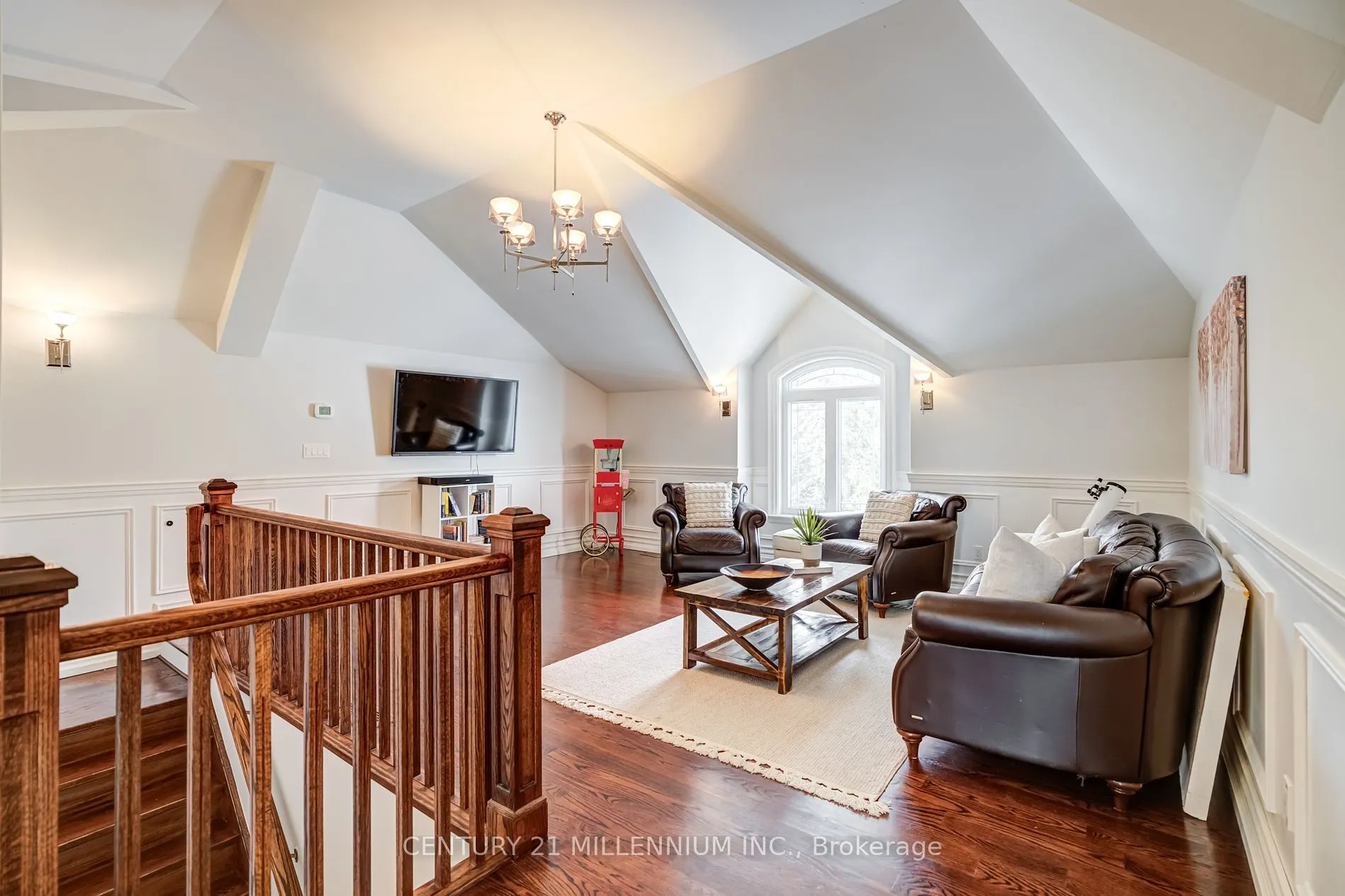 566 River Rd