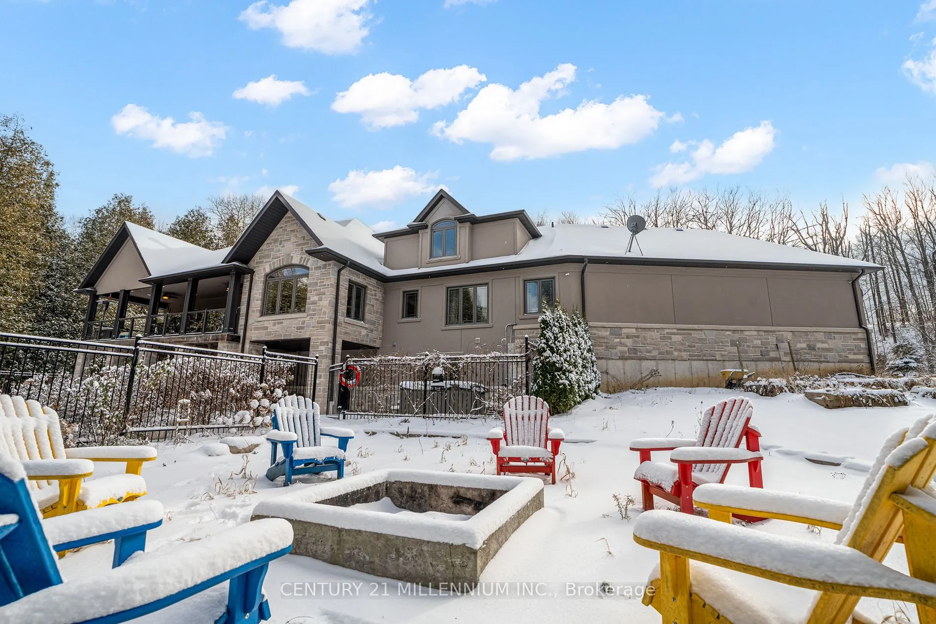566 River Rd