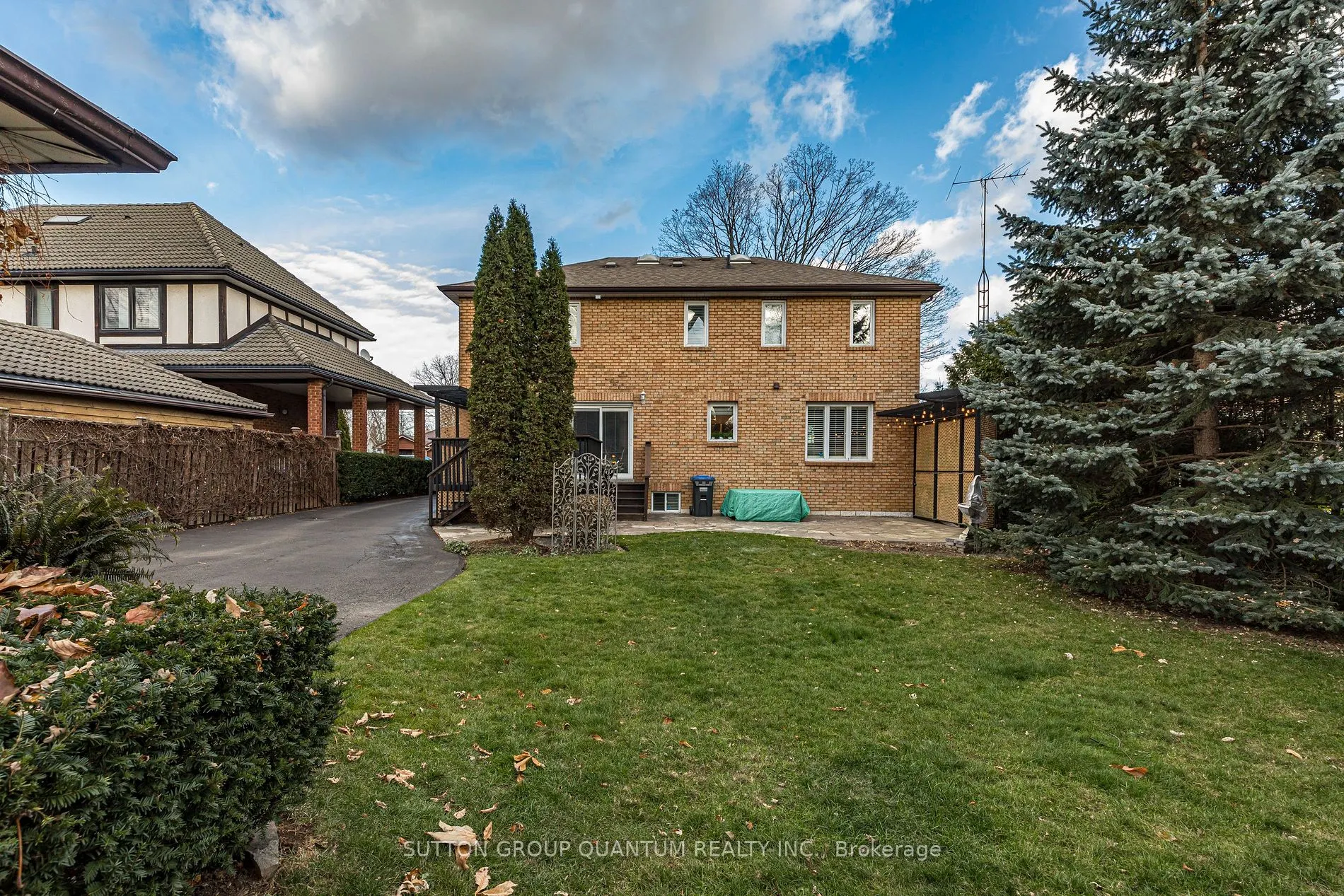 1486 Myron Dr