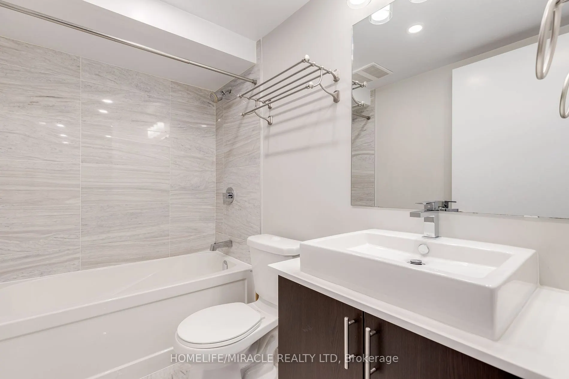 38 Howard Park Ave, #155