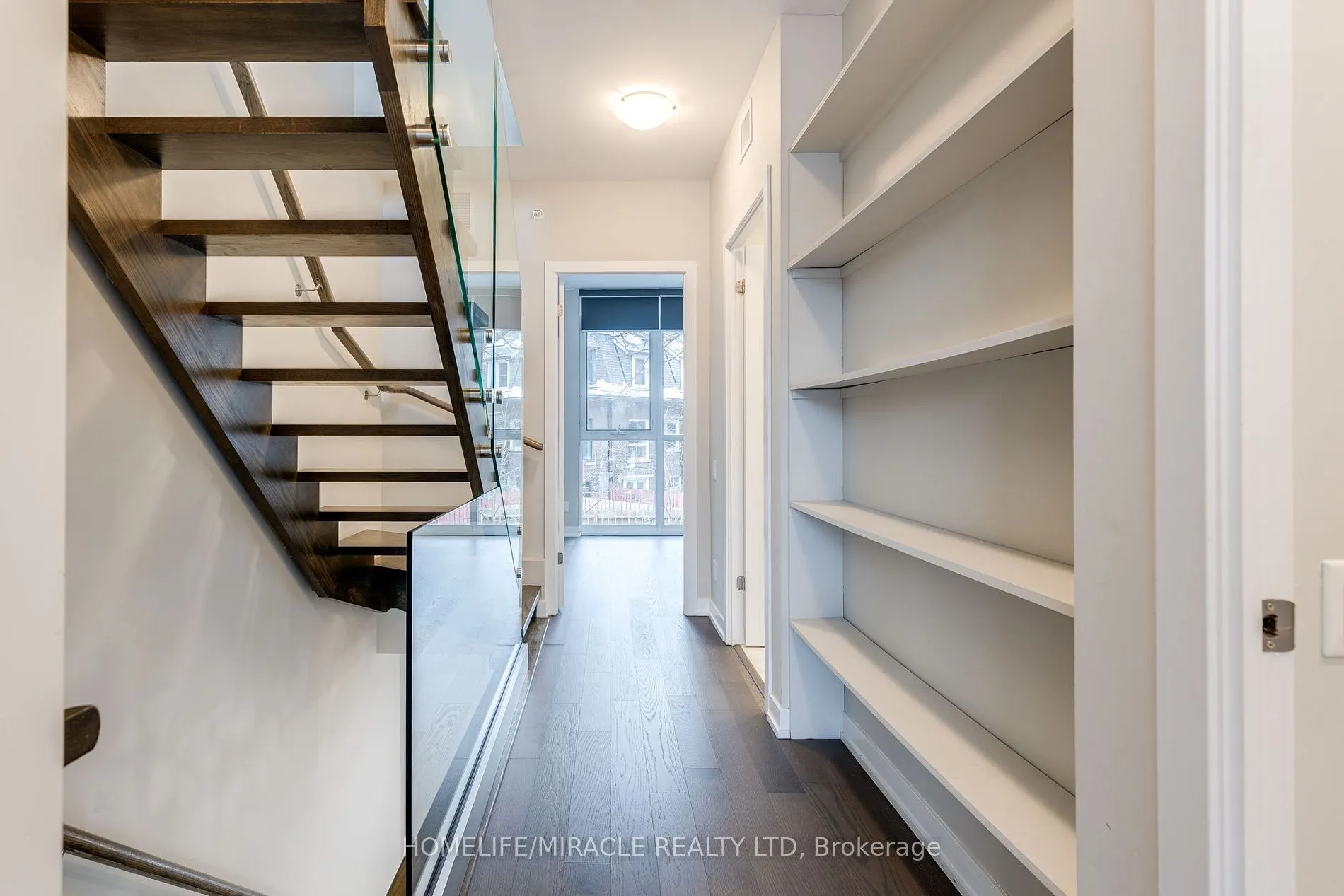 38 Howard Park Ave, #155