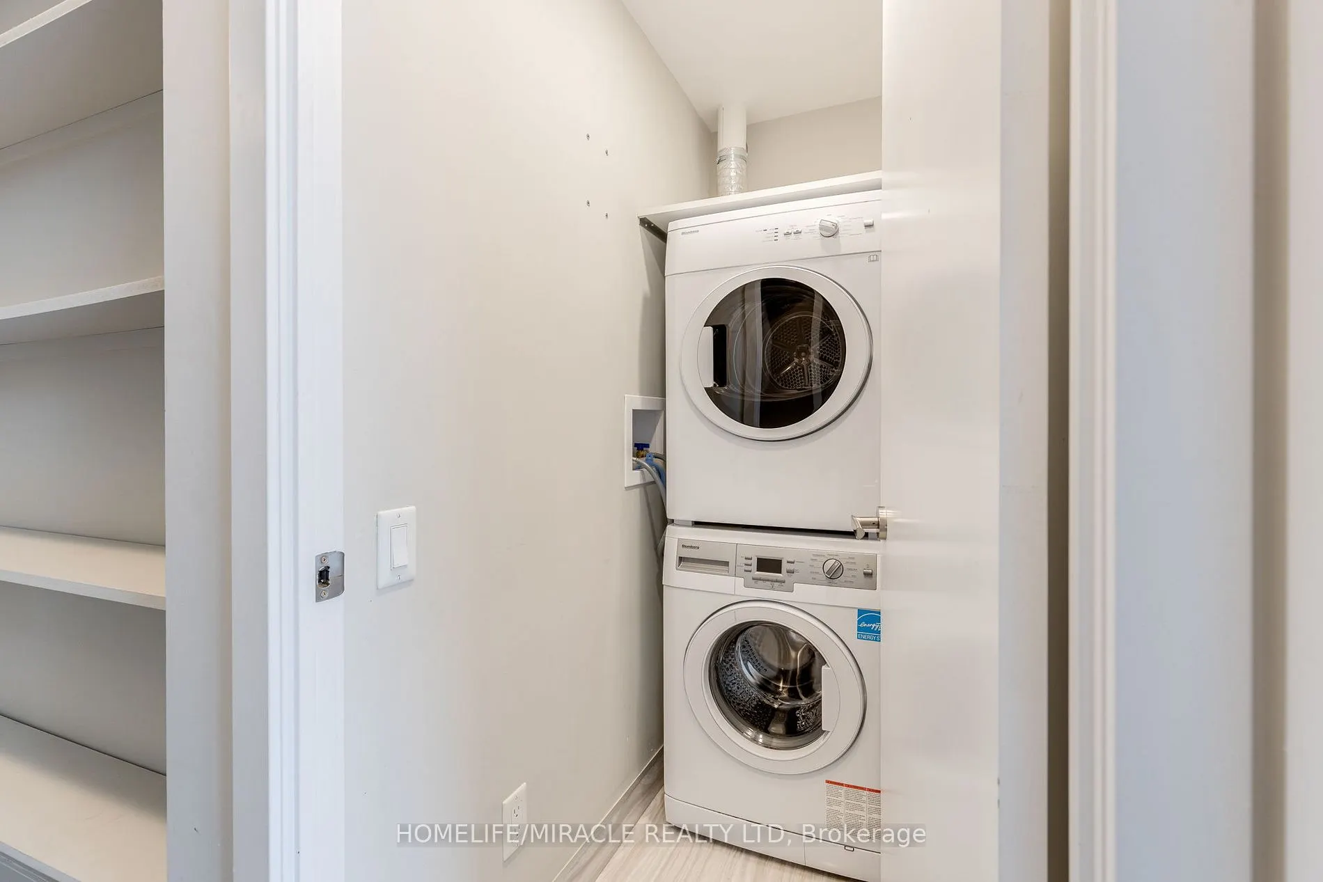 38 Howard Park Ave, #155