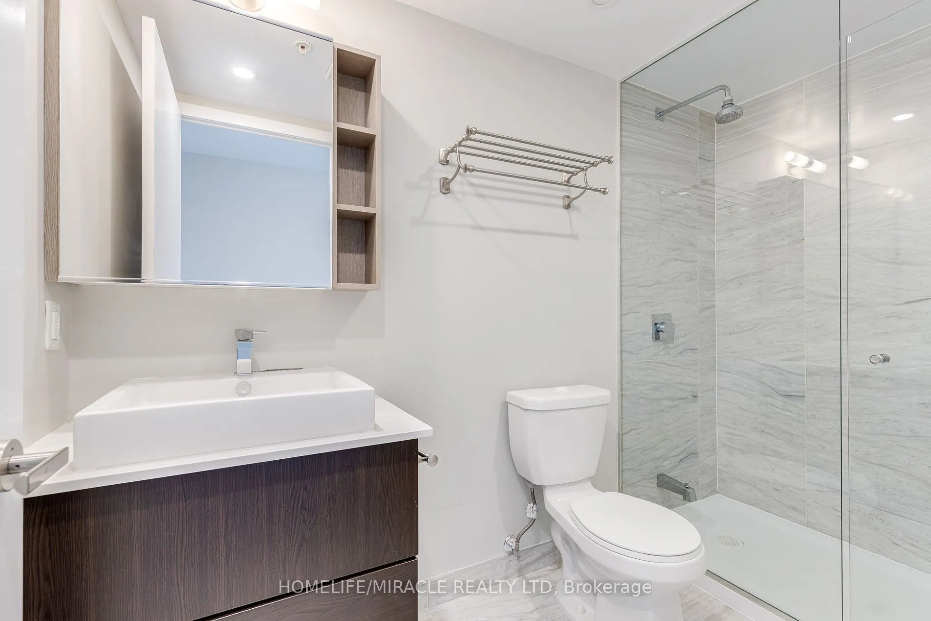 38 Howard Park Ave, #155
