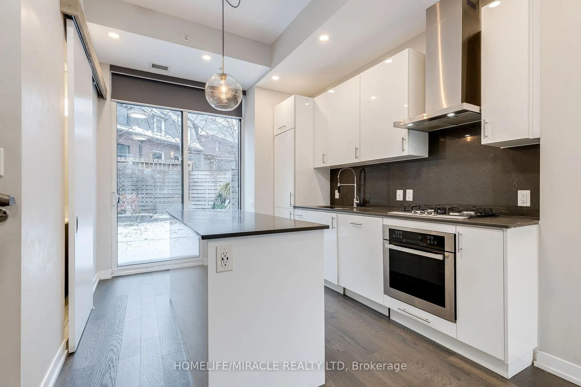 38 Howard Park Ave, #155