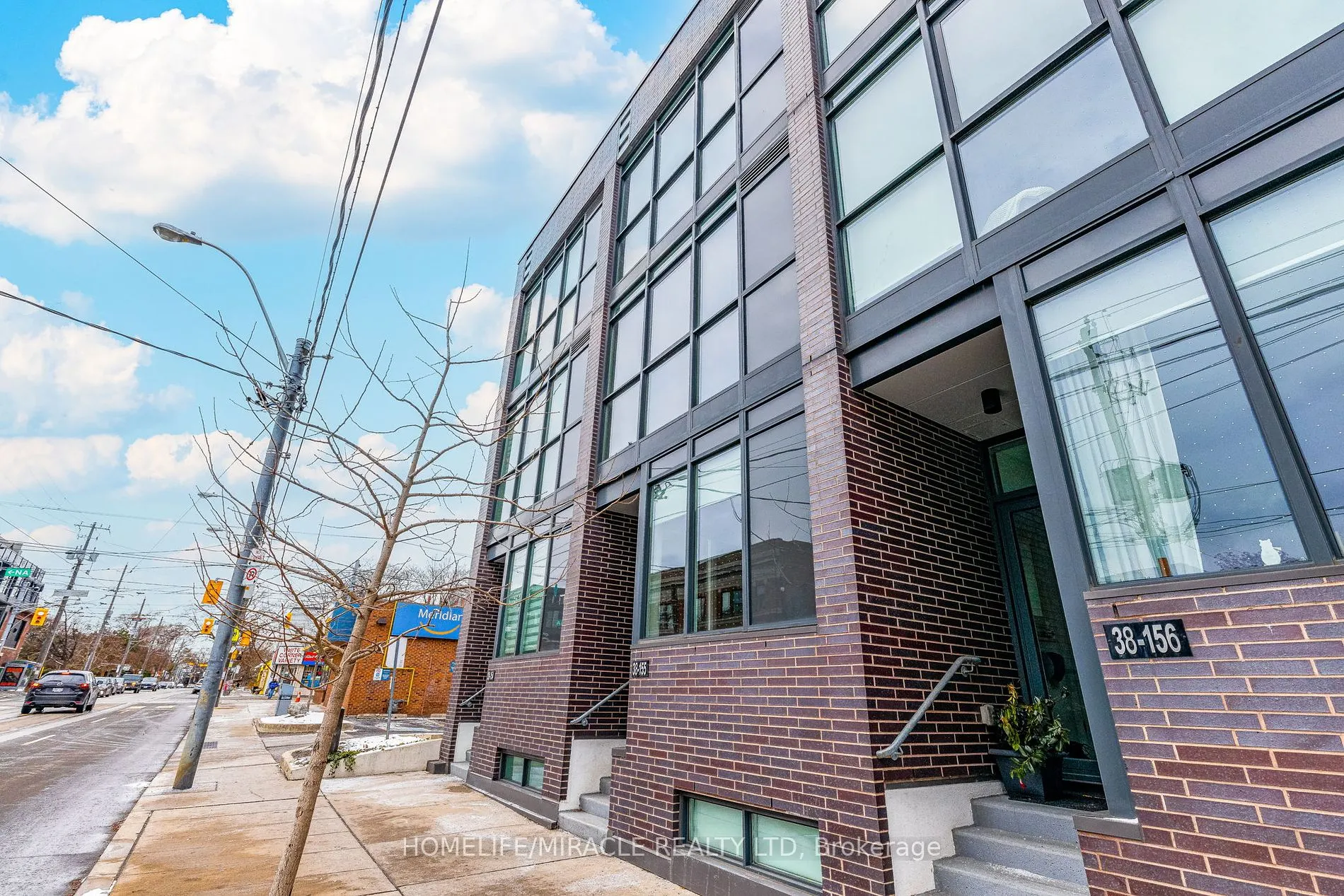 38 Howard Park Ave, #155
