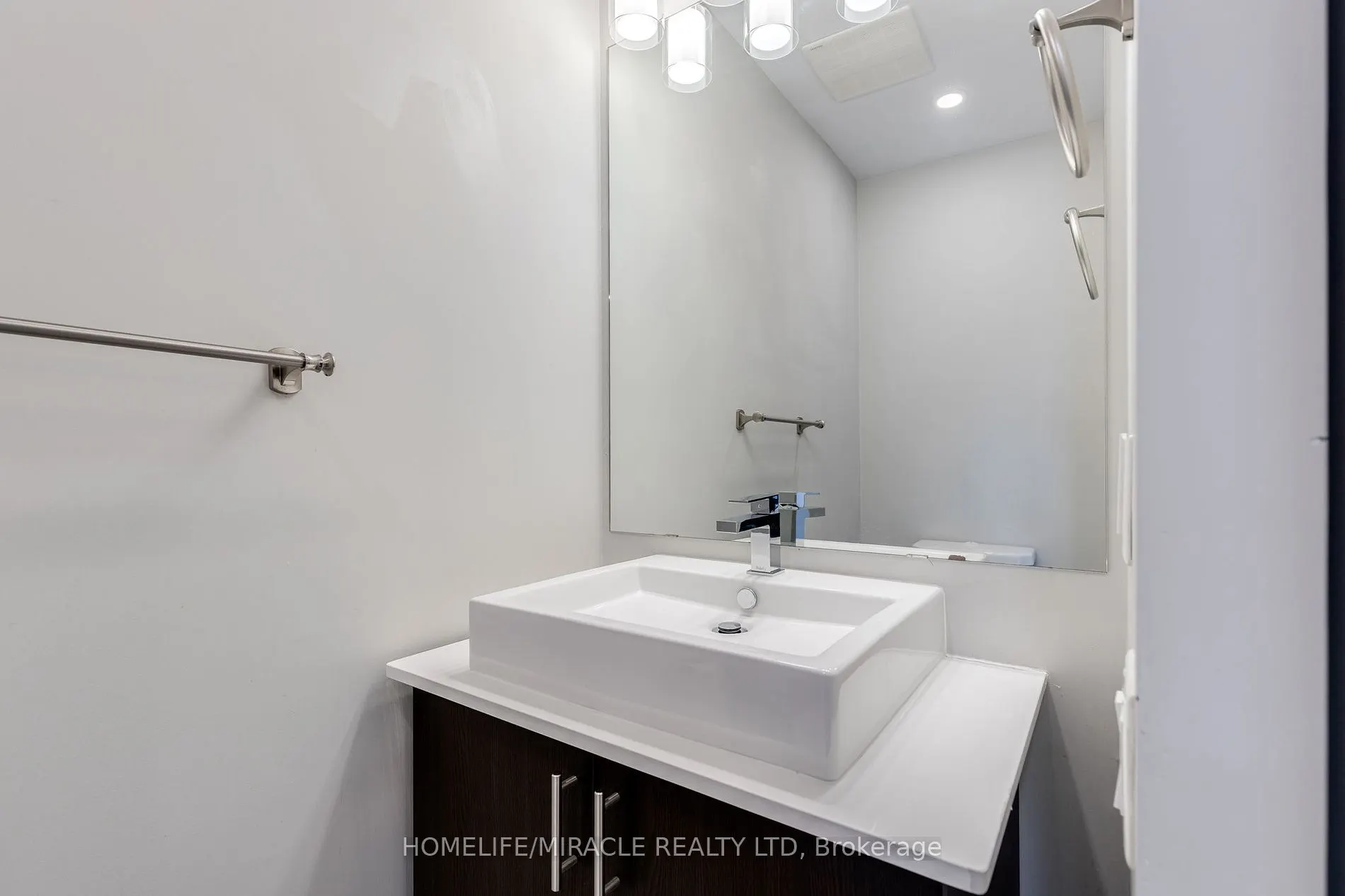 38 Howard Park Ave, #155