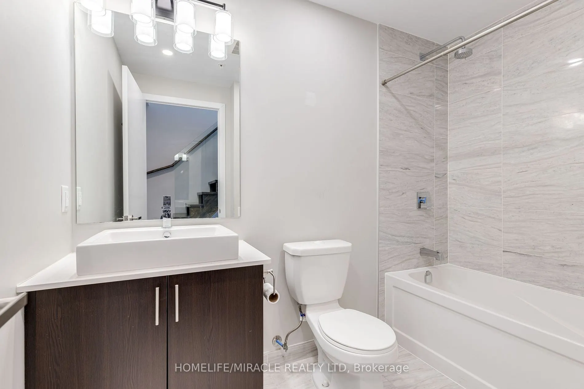 38 Howard Park Ave, #155