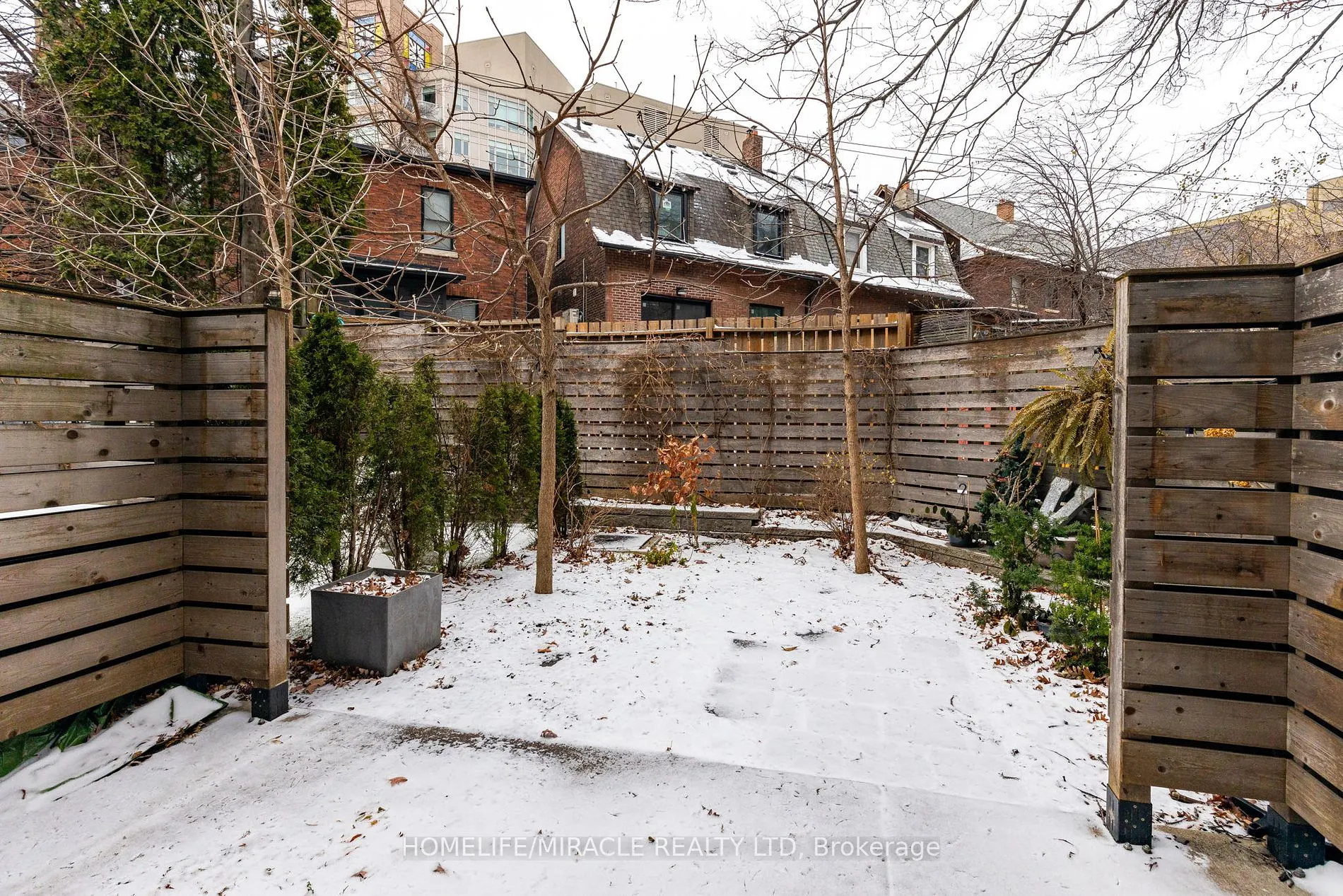 38 Howard Park Ave, #155