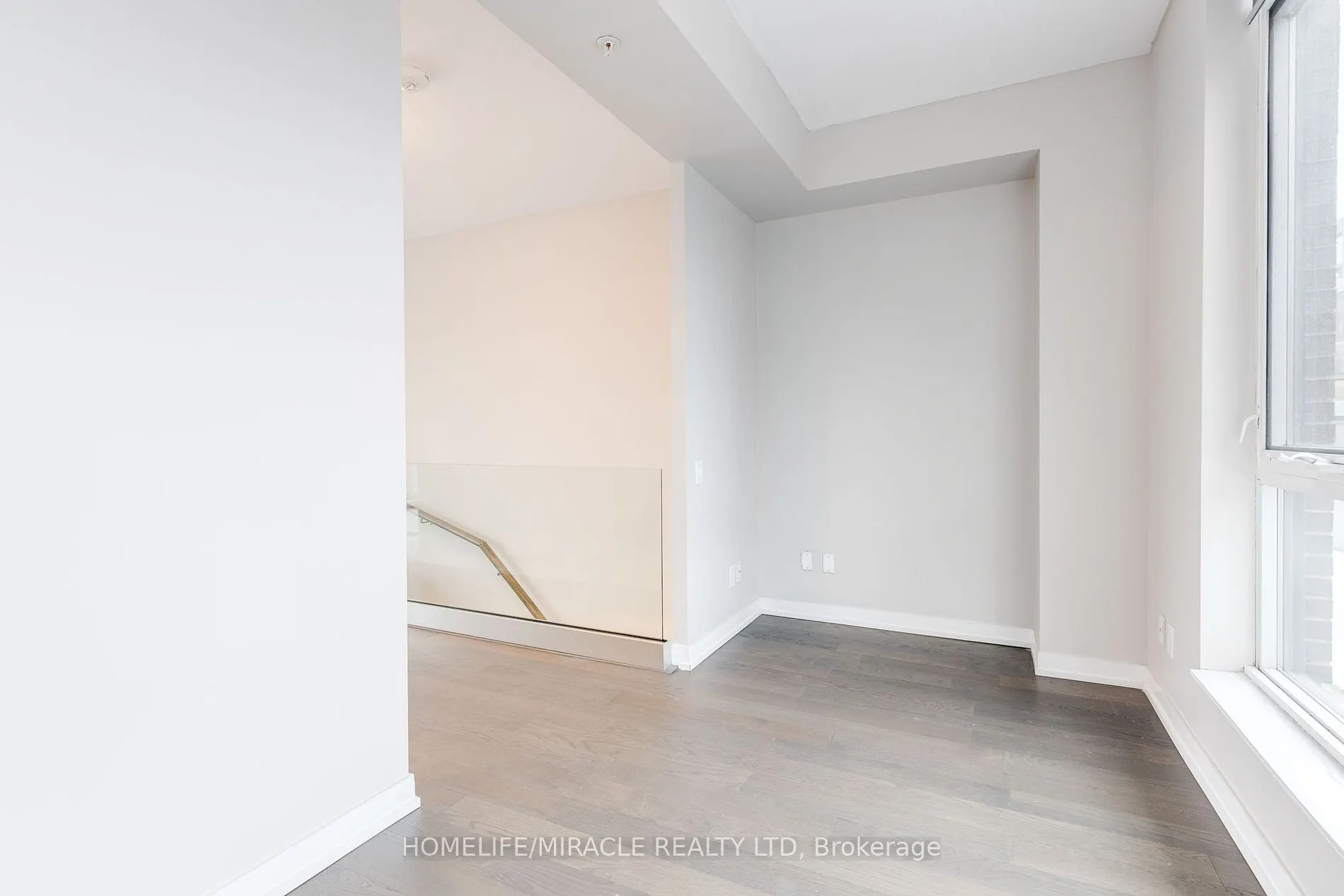 38 Howard Park Ave, #155