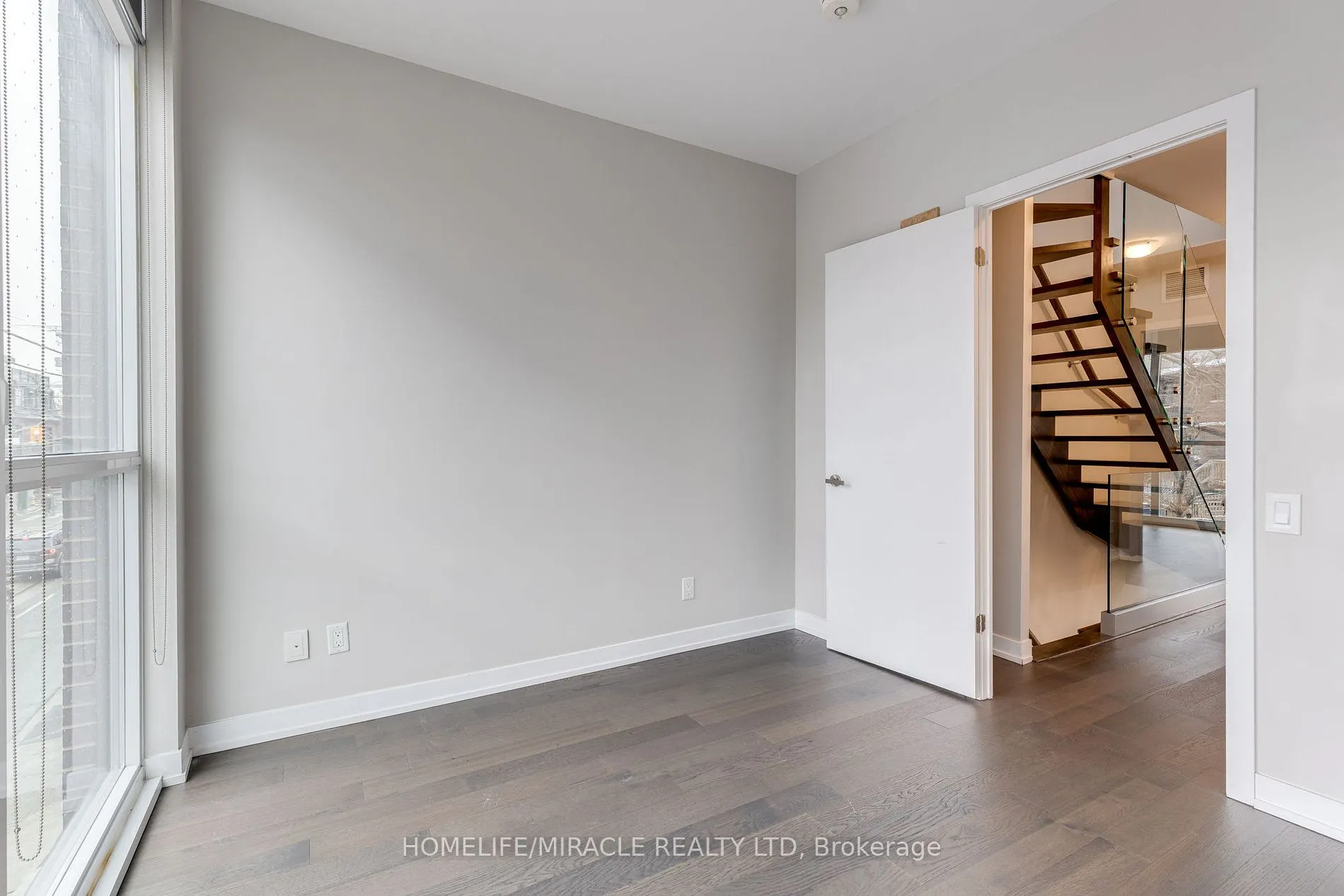 38 Howard Park Ave, #155