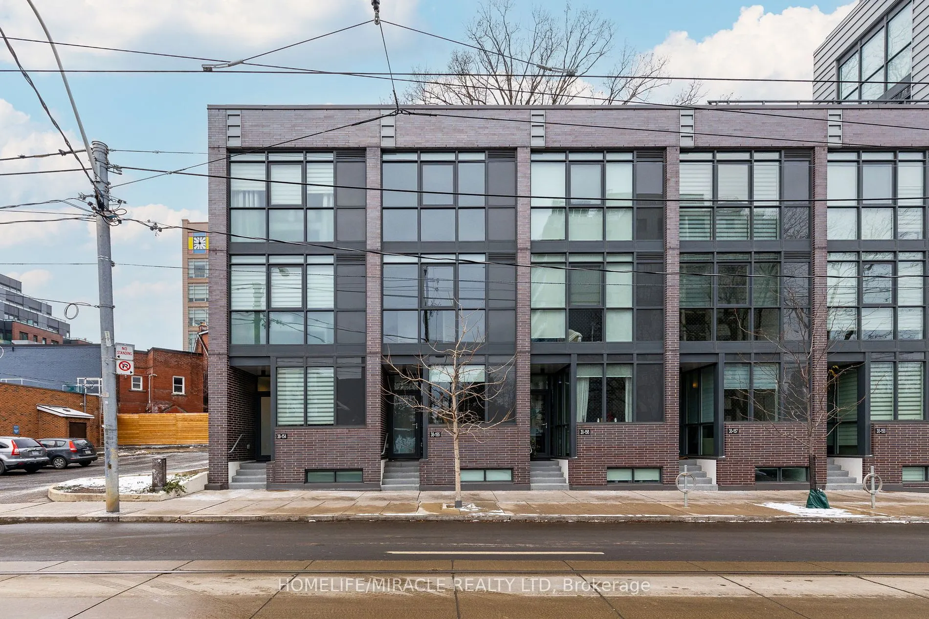 38 Howard Park Ave, #155