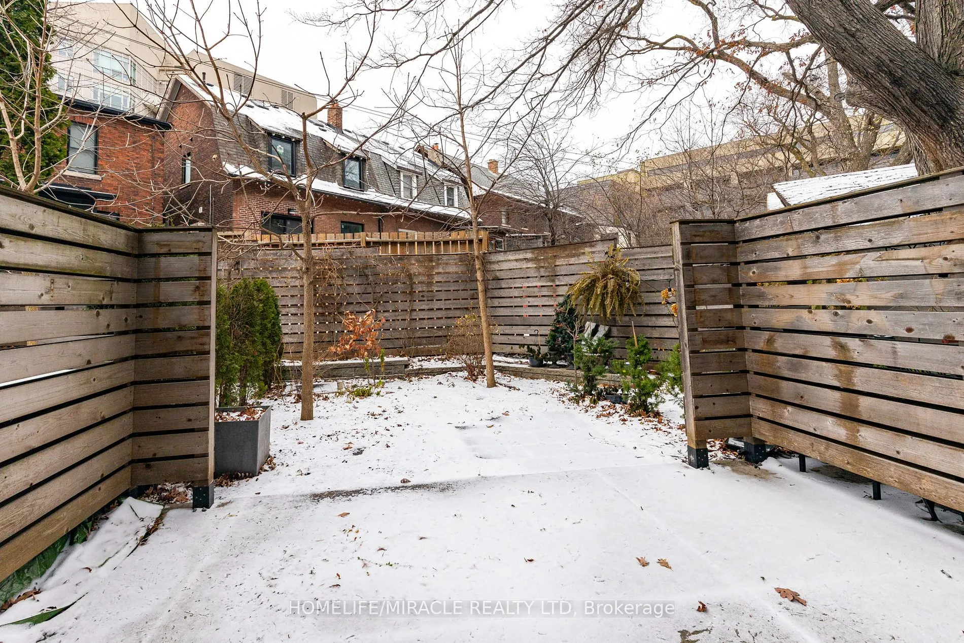 38 Howard Park Ave, #155
