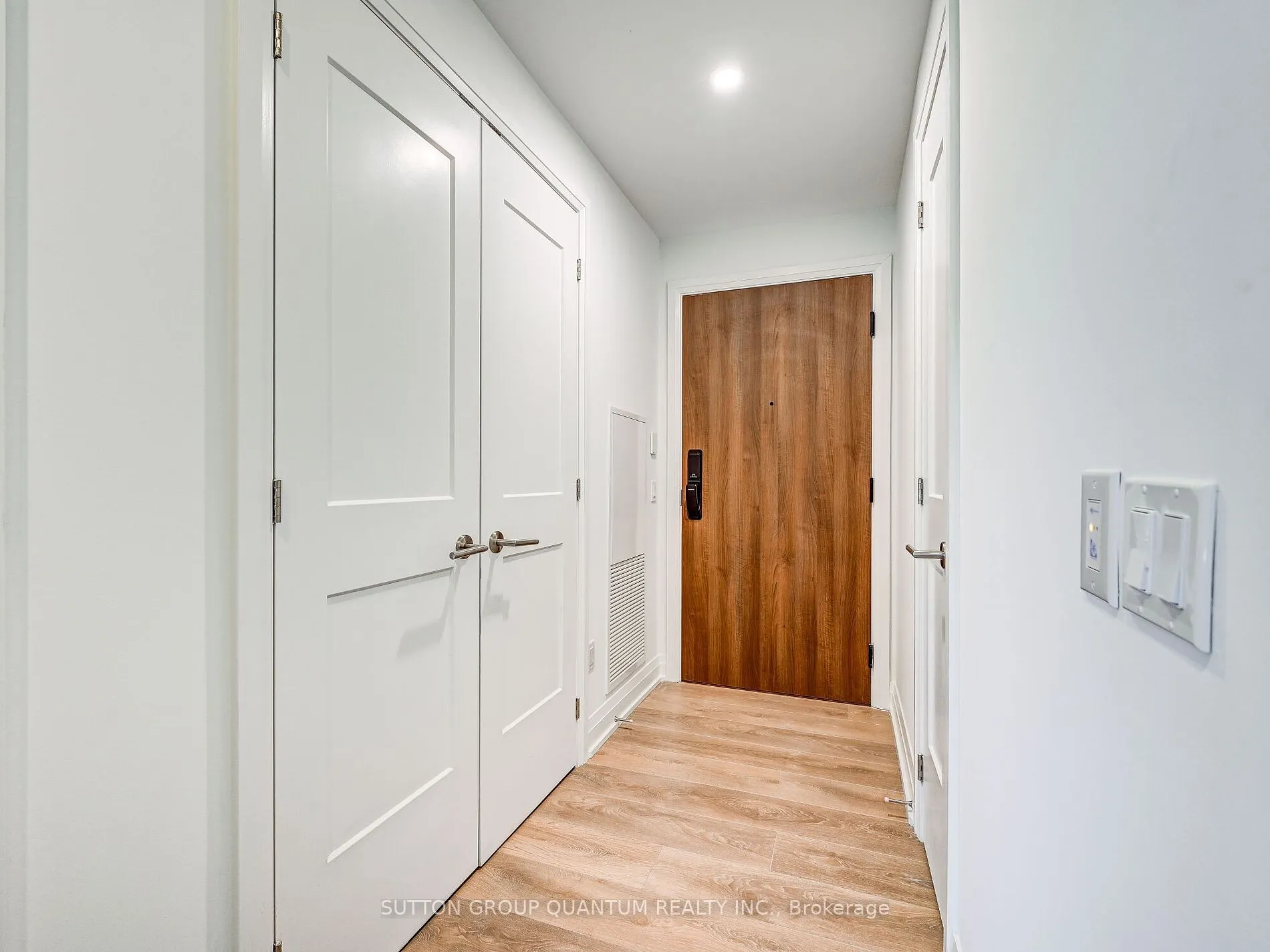 21 Park St E, #501