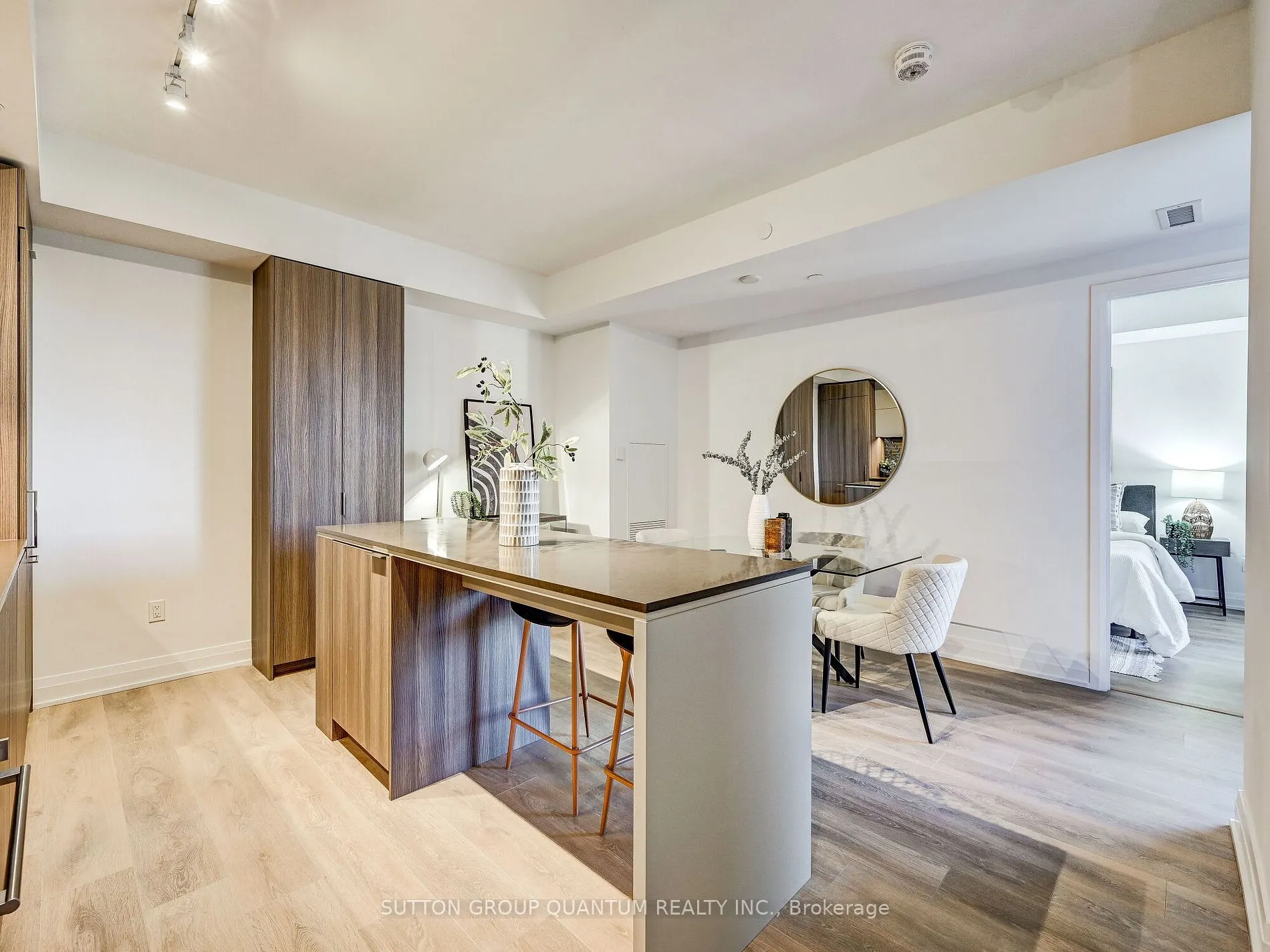 21 Park St E, #501