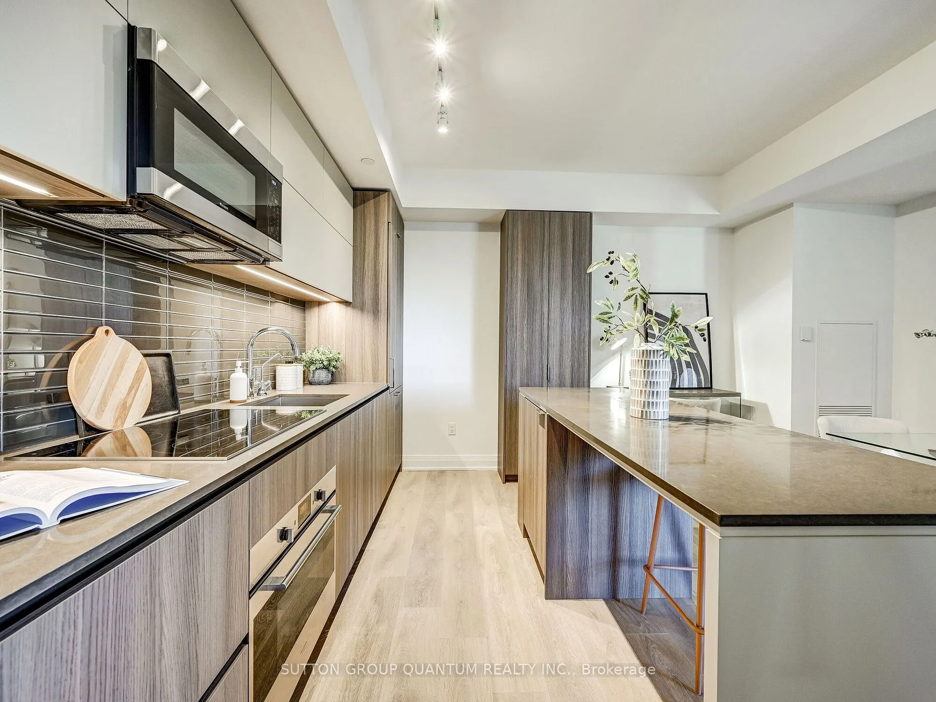 21 Park St E, #501