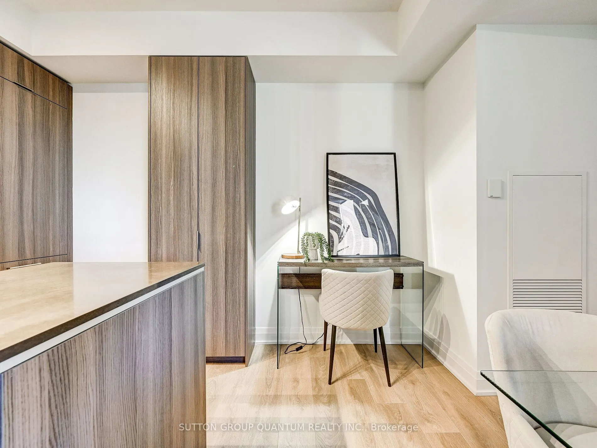 21 Park St E, #501