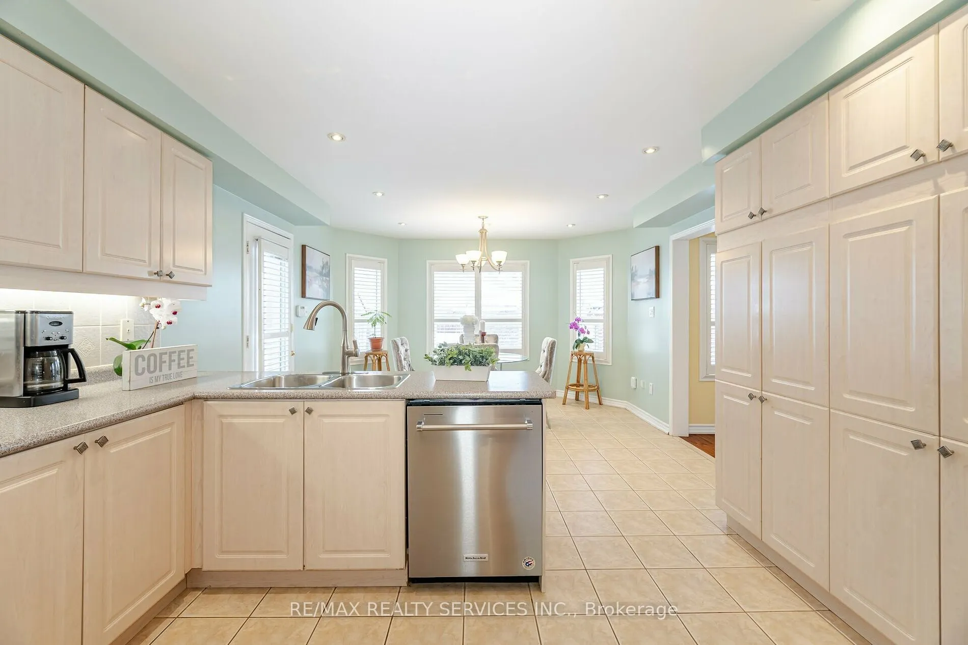 64 Edenbrook Hill Dr