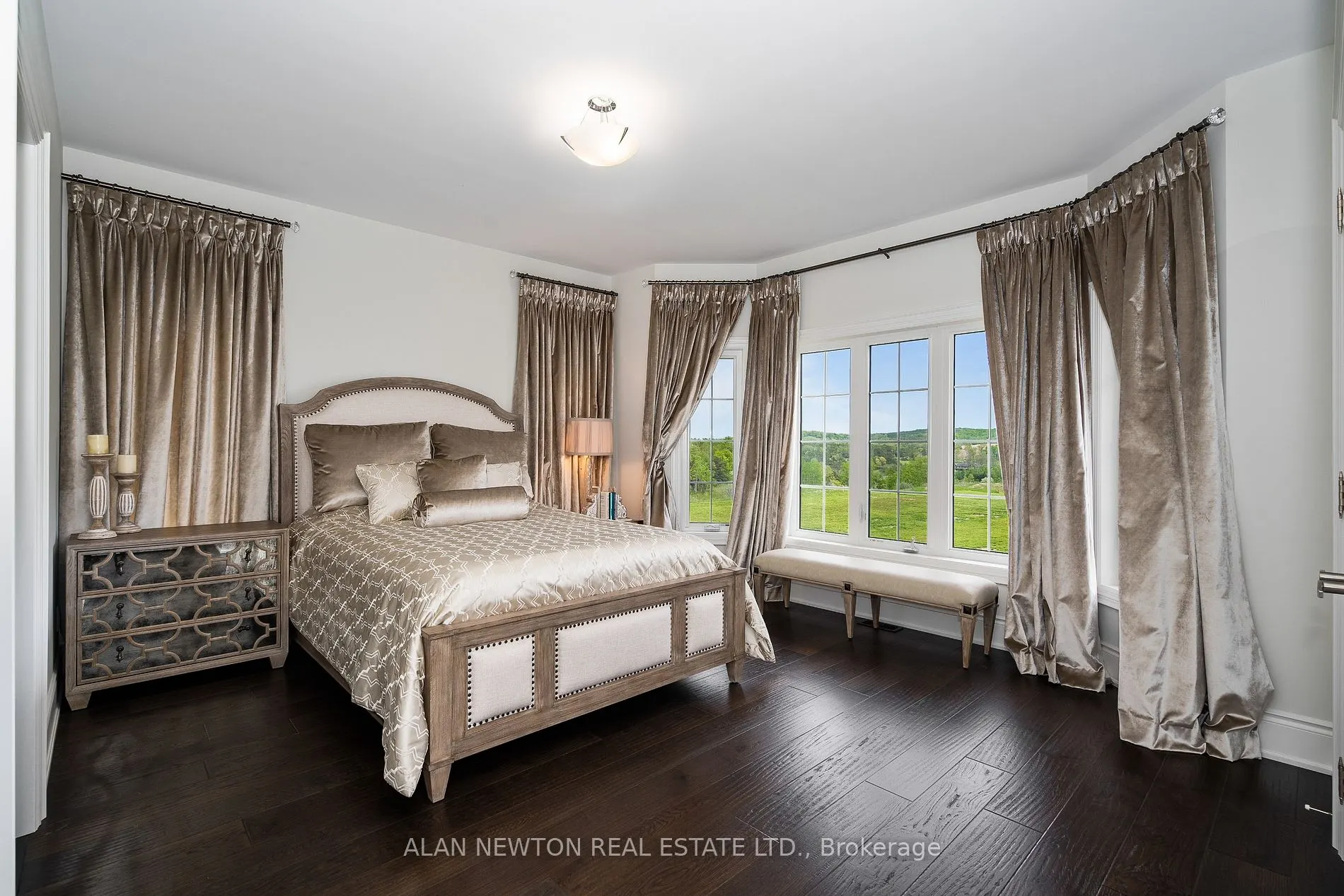 276 Amos Dr