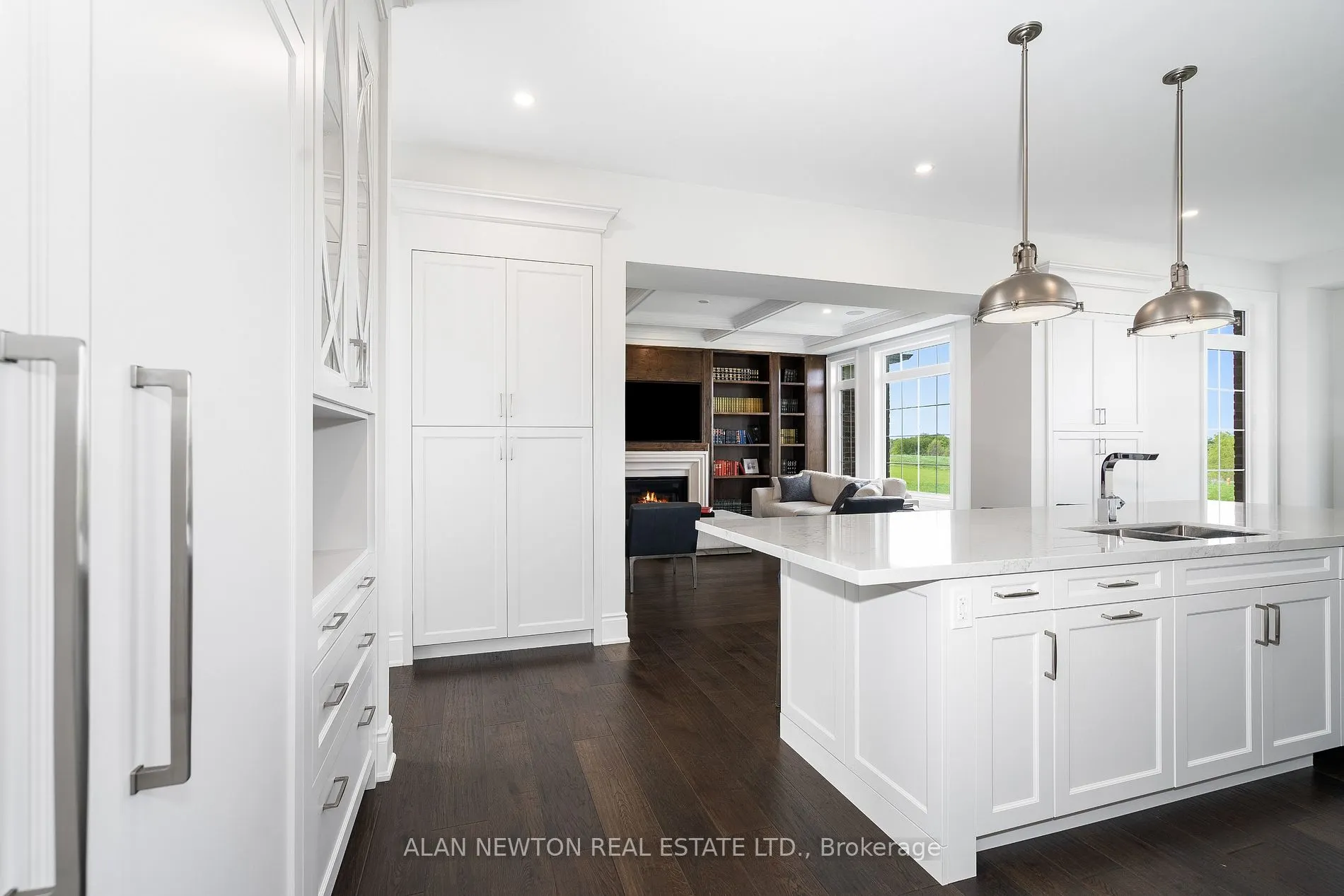276 Amos Dr
