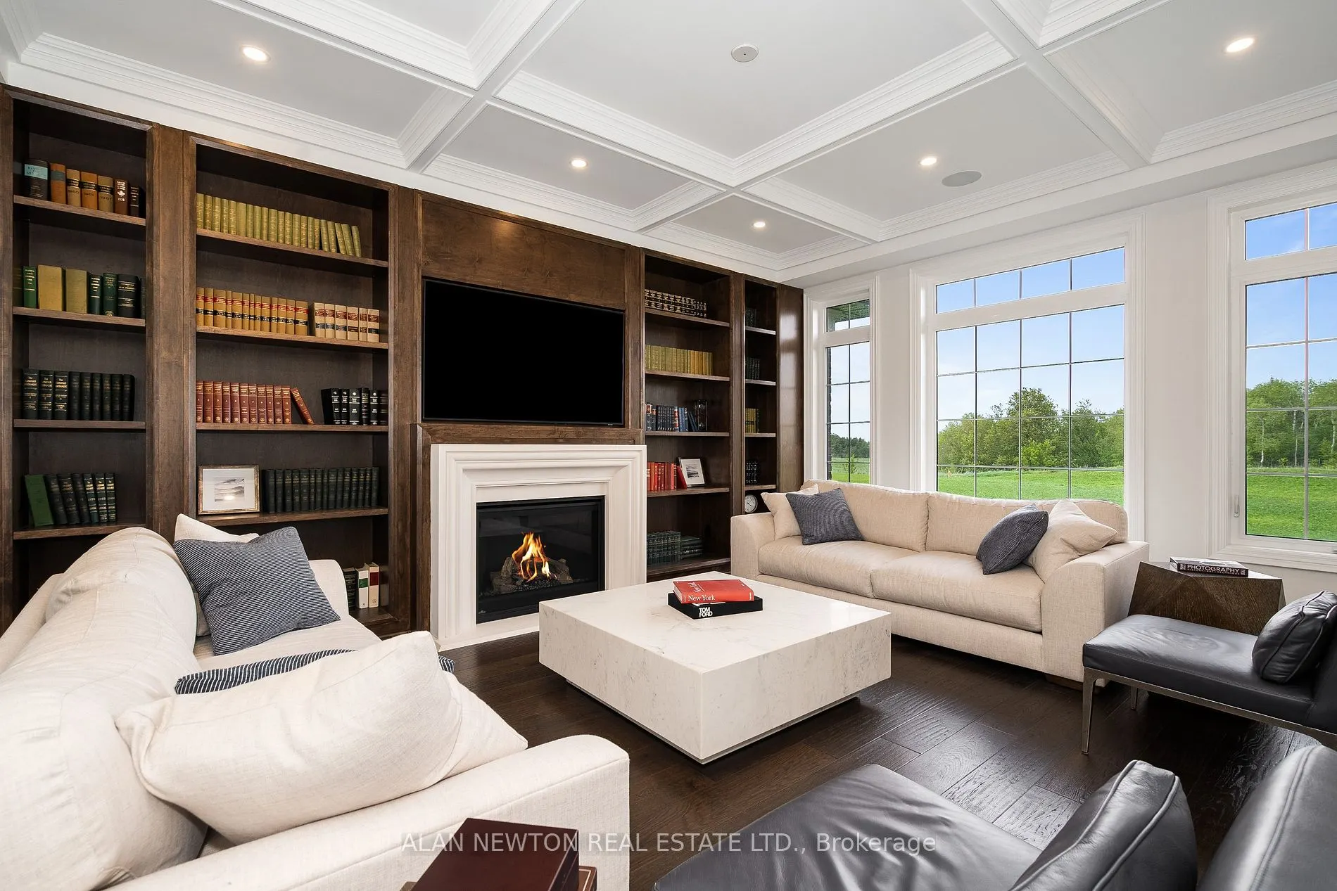 276 Amos Dr