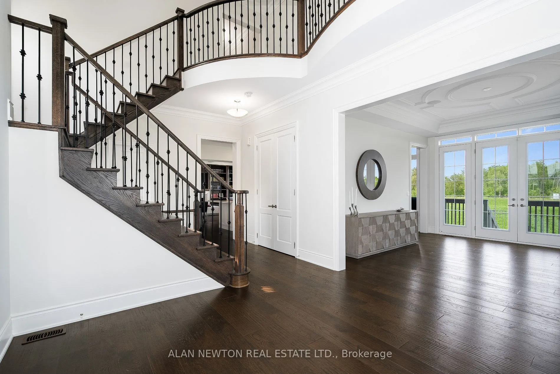 276 Amos Dr