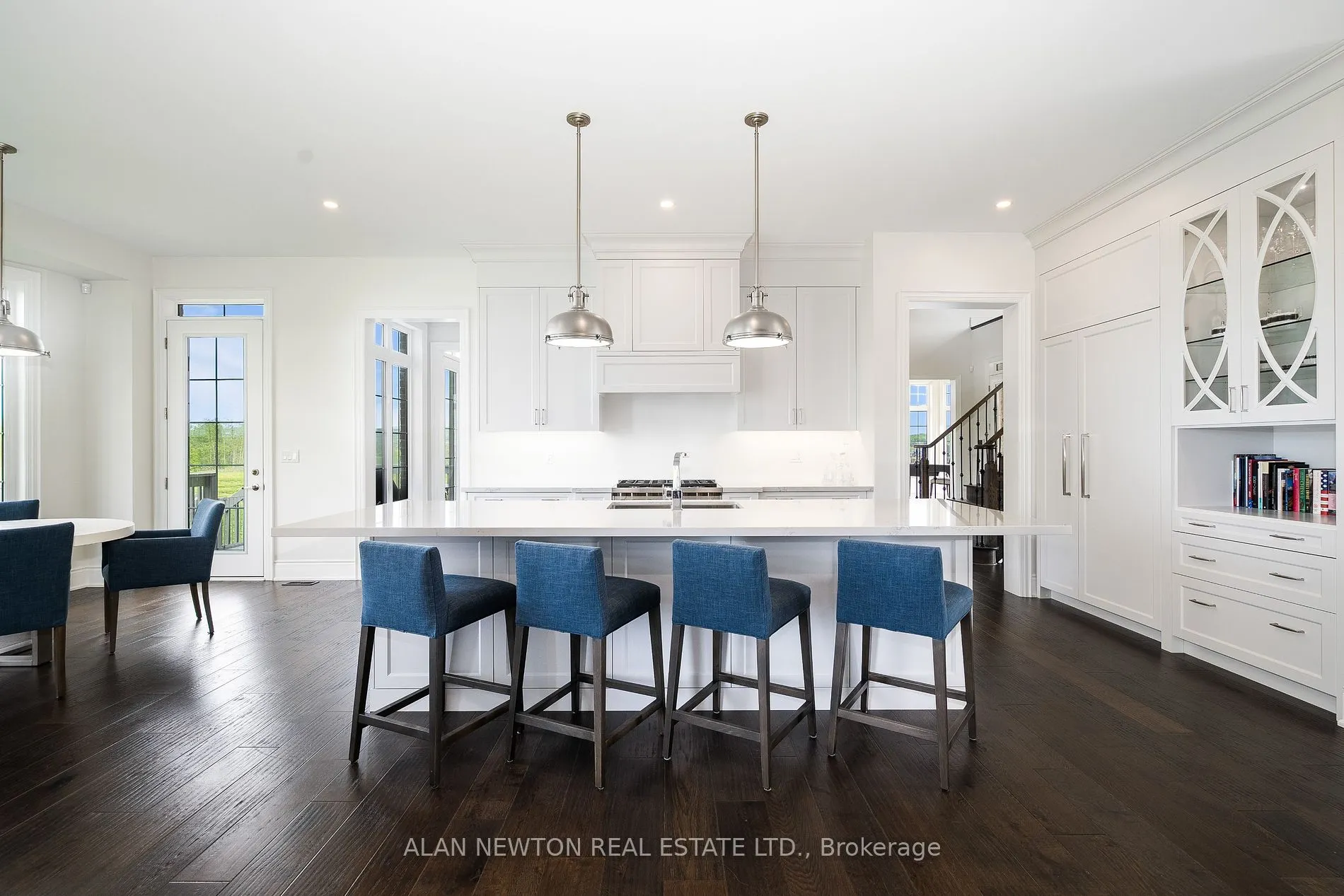 276 Amos Dr