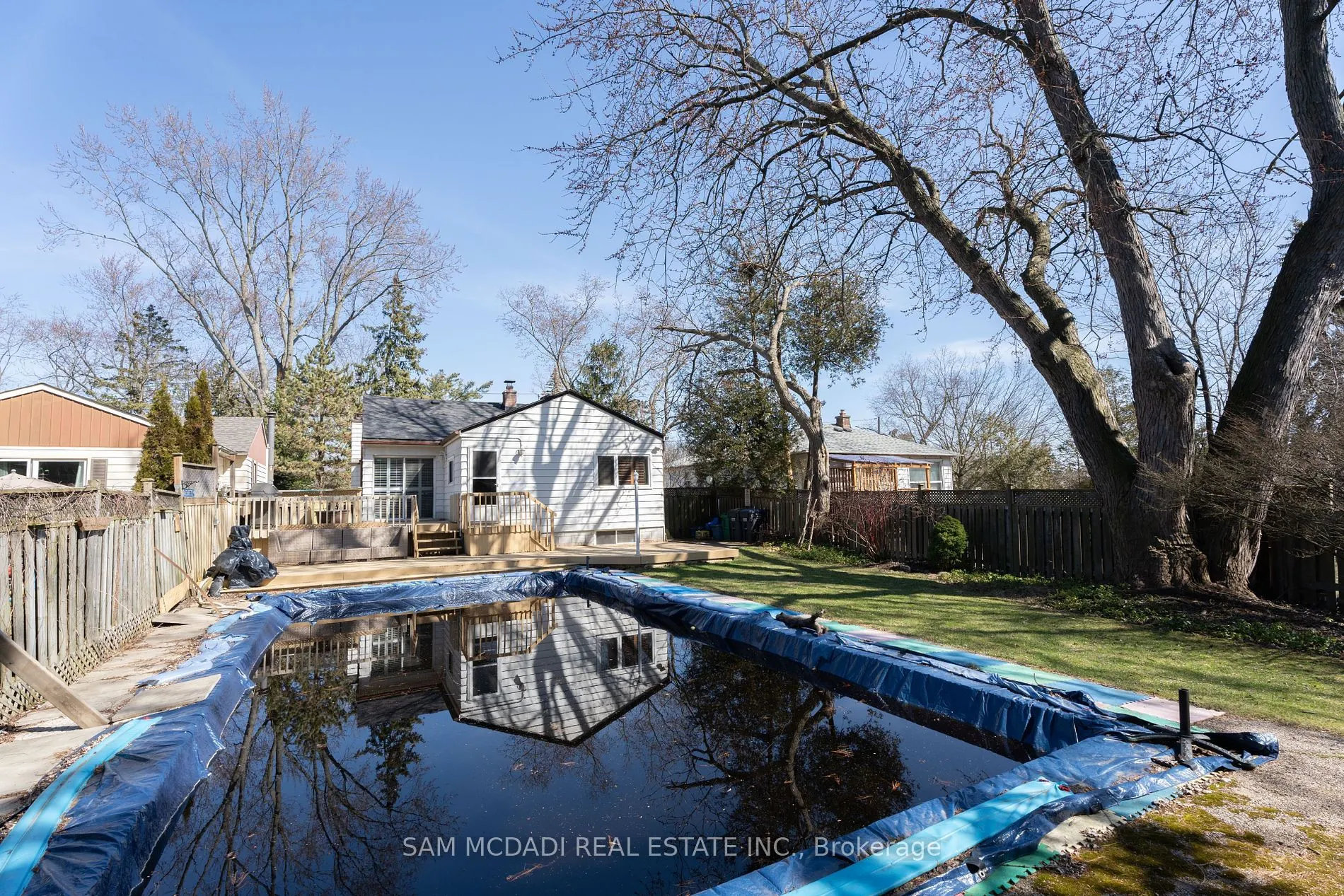 1218 Lakebreeze Dr