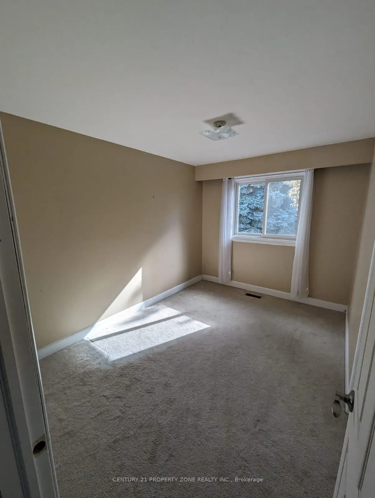122 Earnscliffe Circ