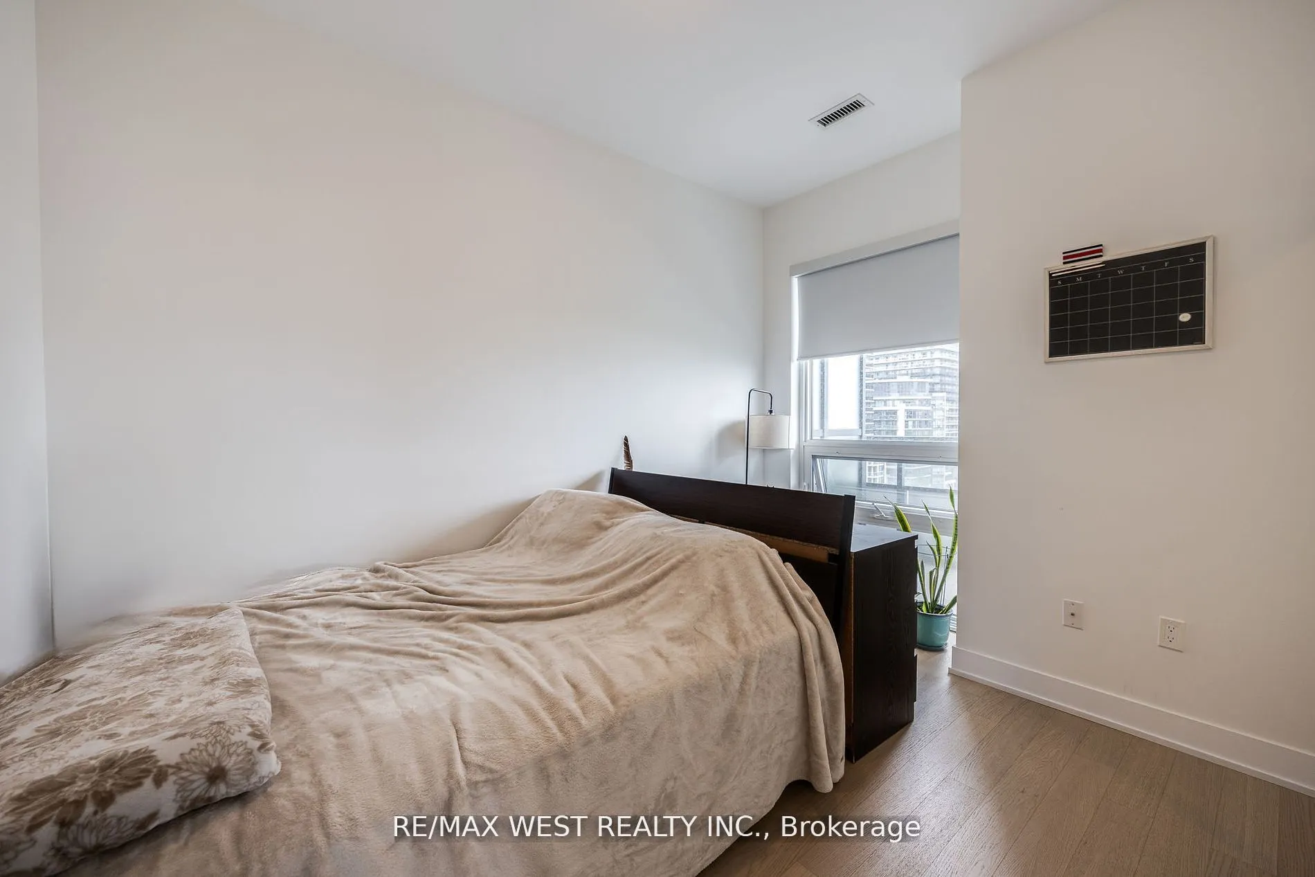 20 Shore Breeze Dr, #702