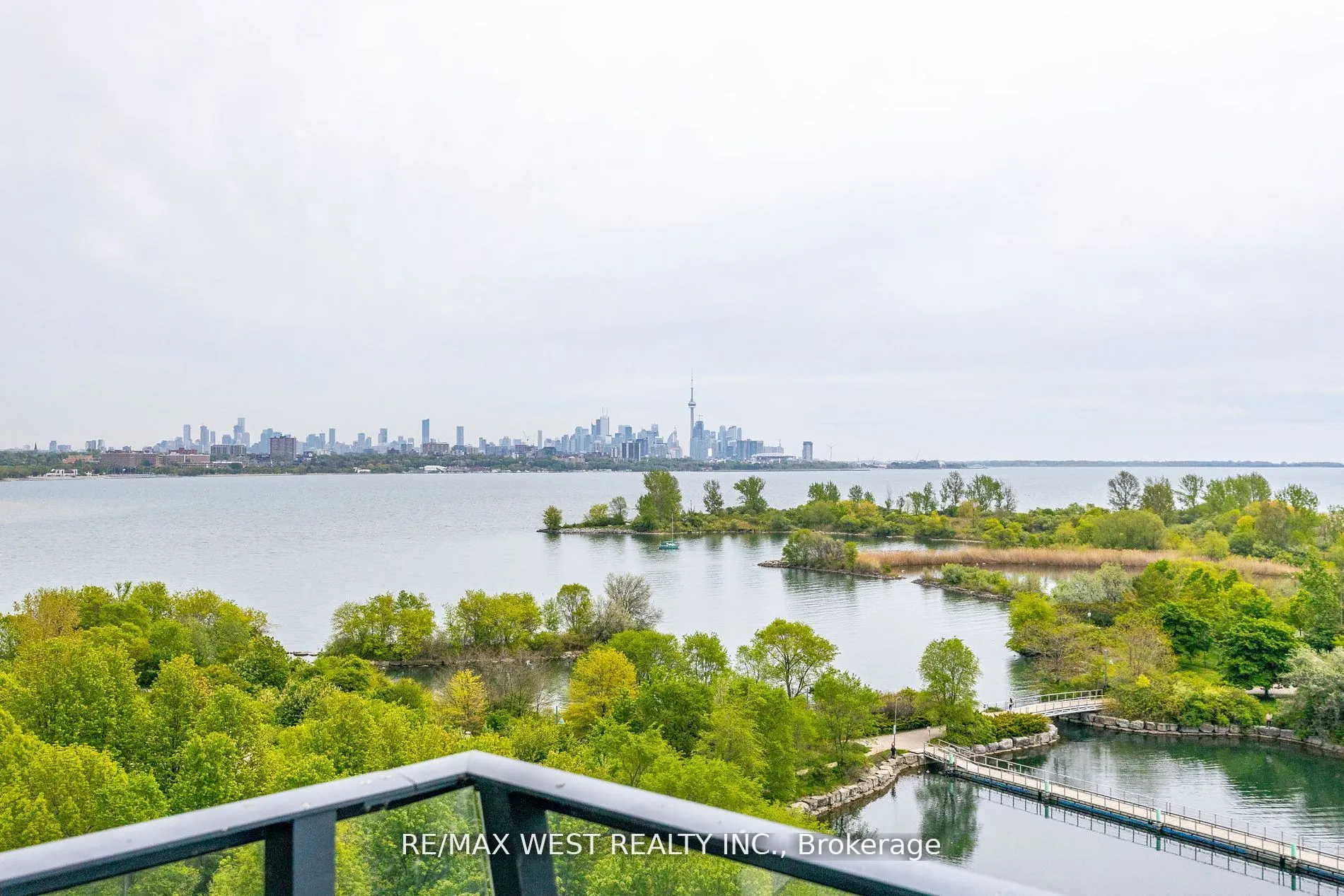 20 Shore Breeze Dr, #702