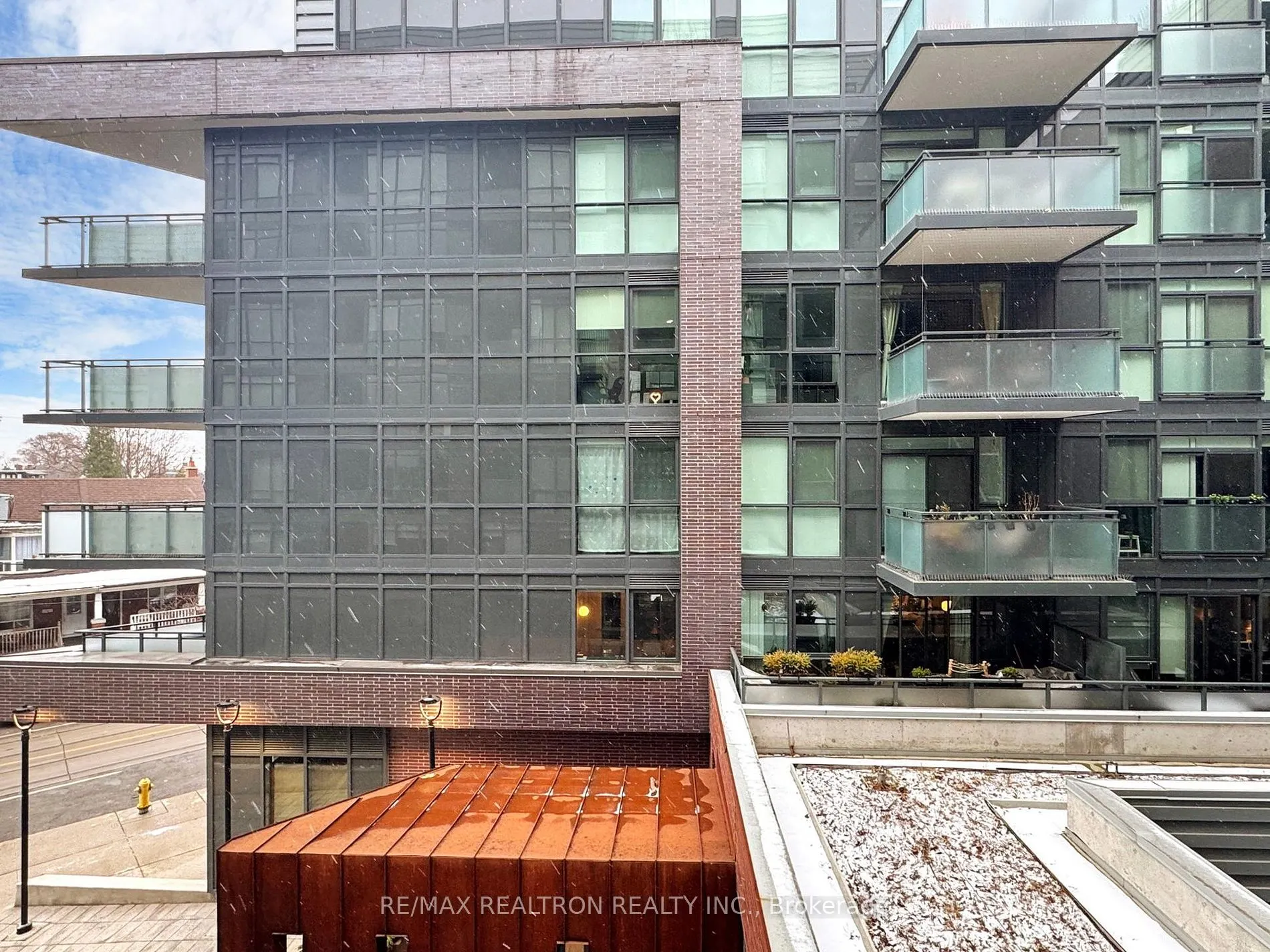 36 Howard Park Ave, #302
