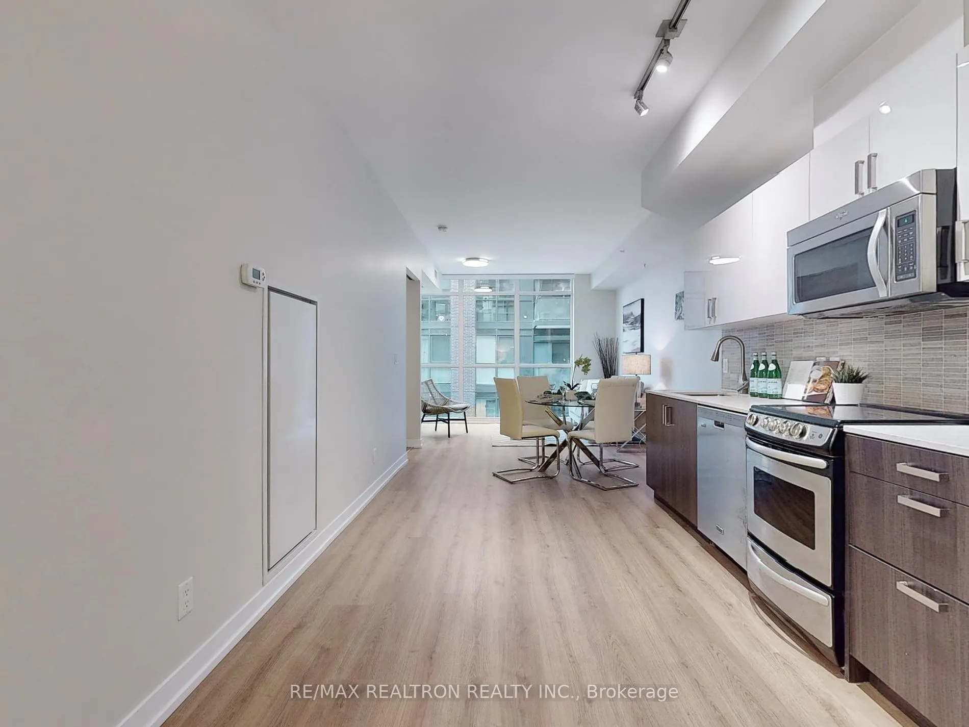 36 Howard Park Ave, #302