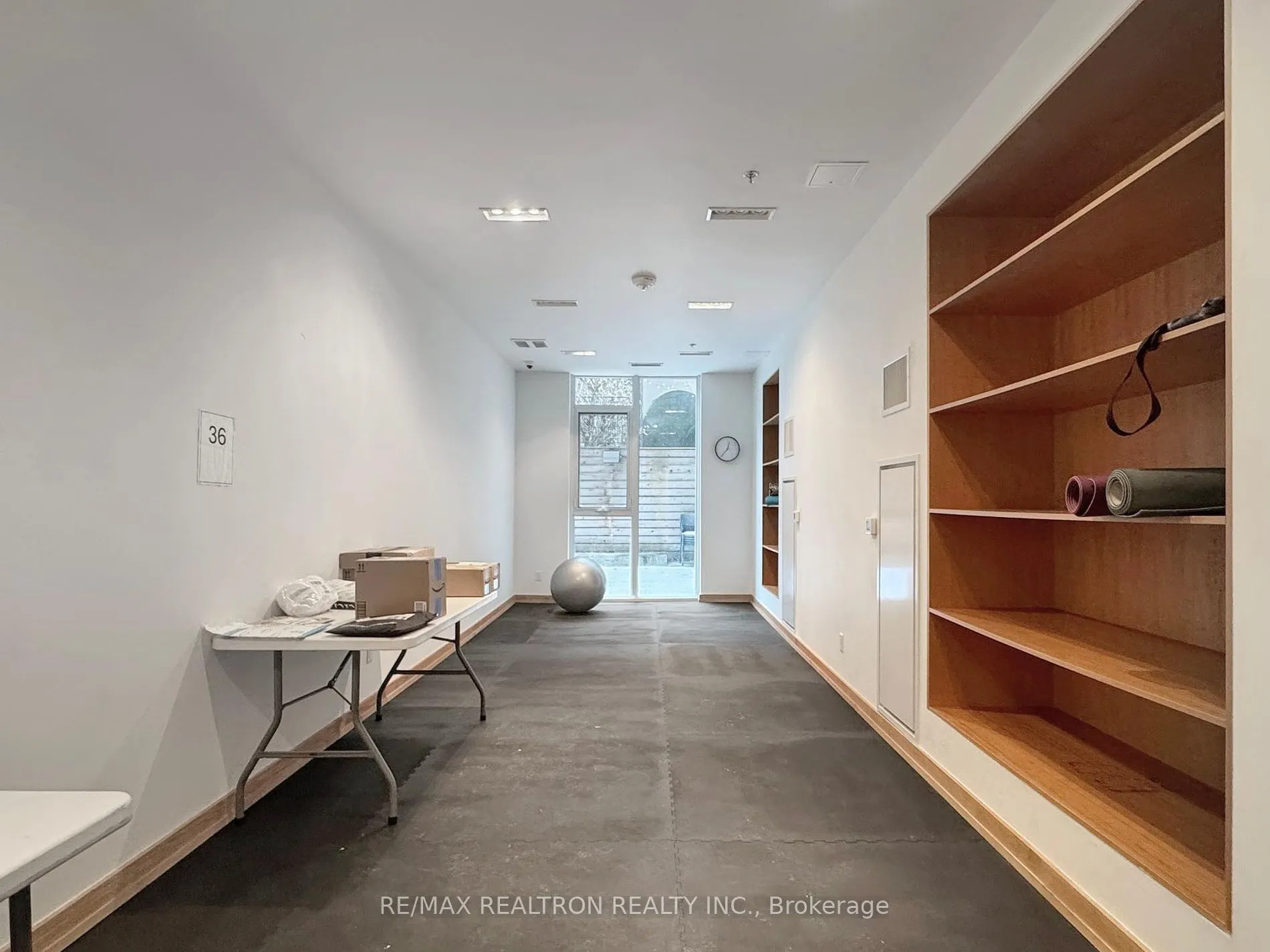 36 Howard Park Ave, #302