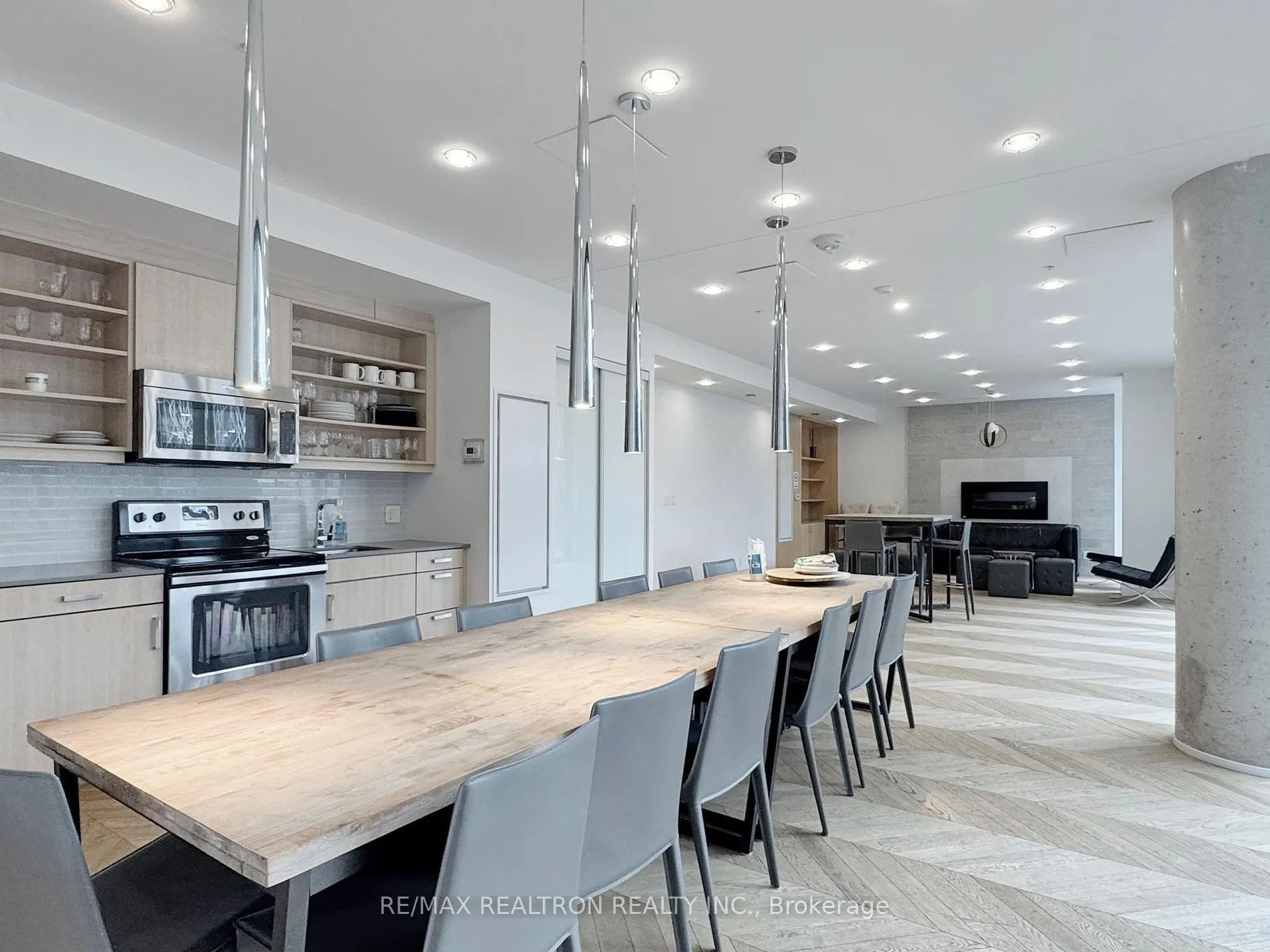 36 Howard Park Ave, #302