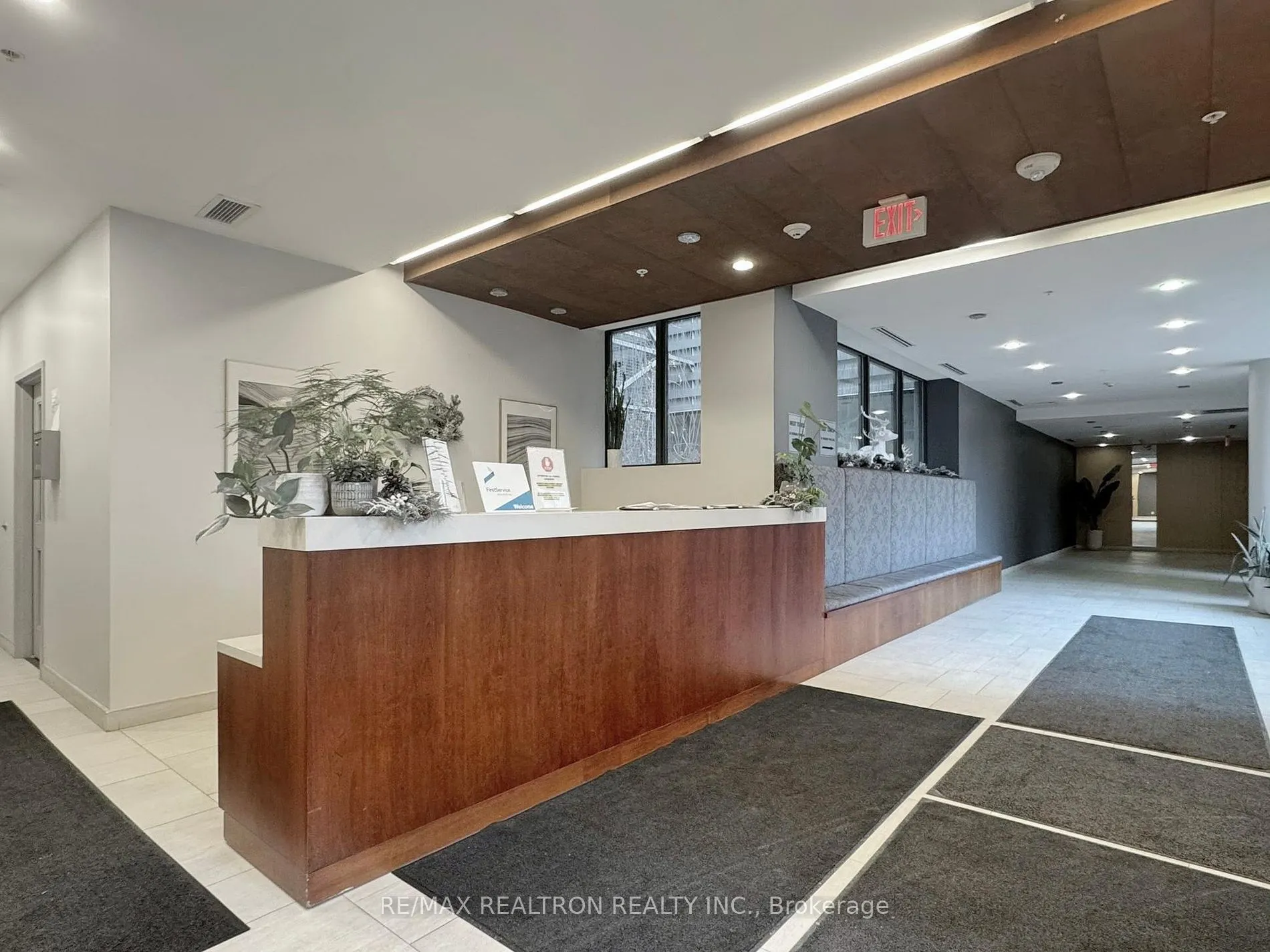 36 Howard Park Ave, #302