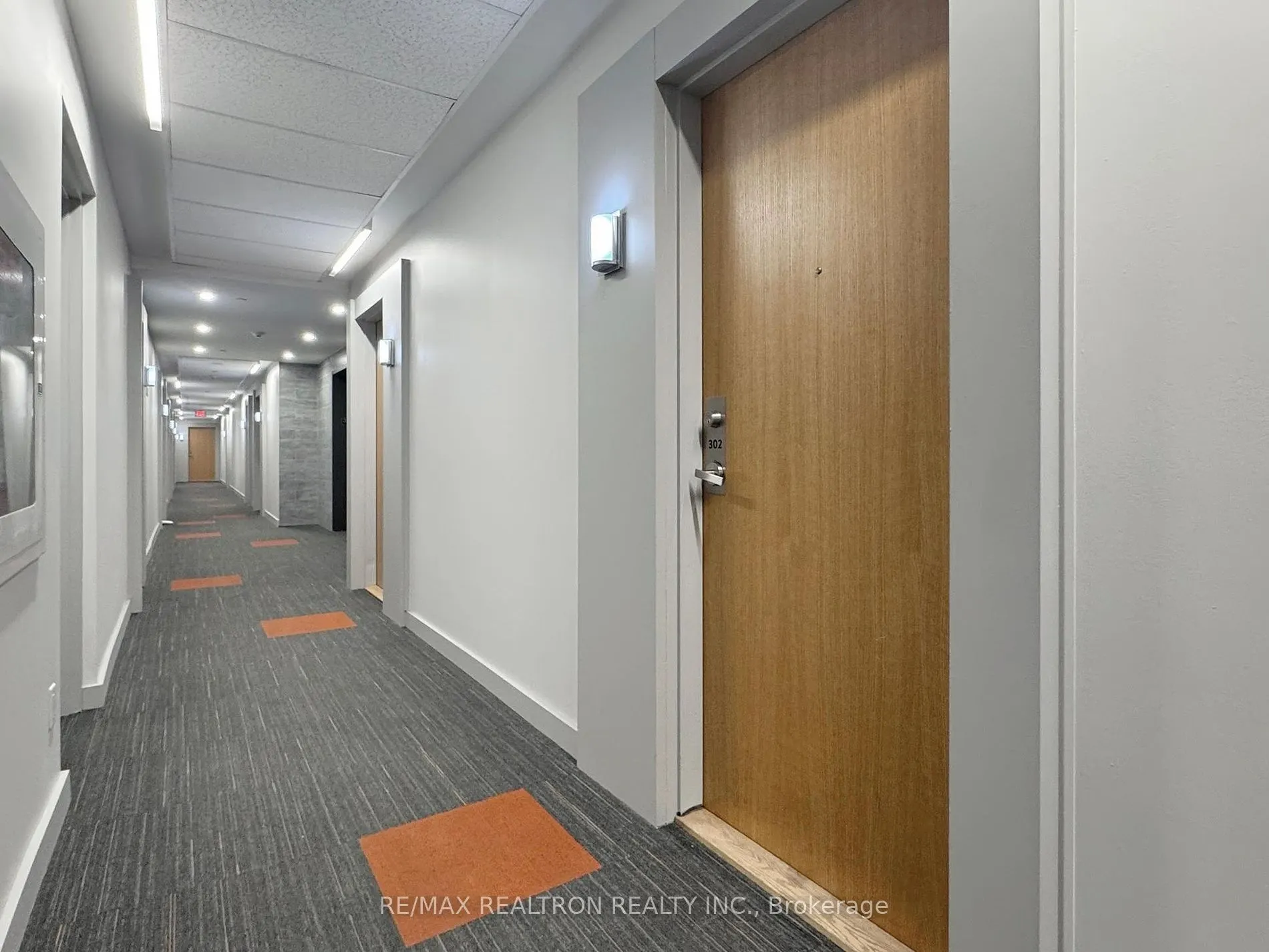36 Howard Park Ave, #302