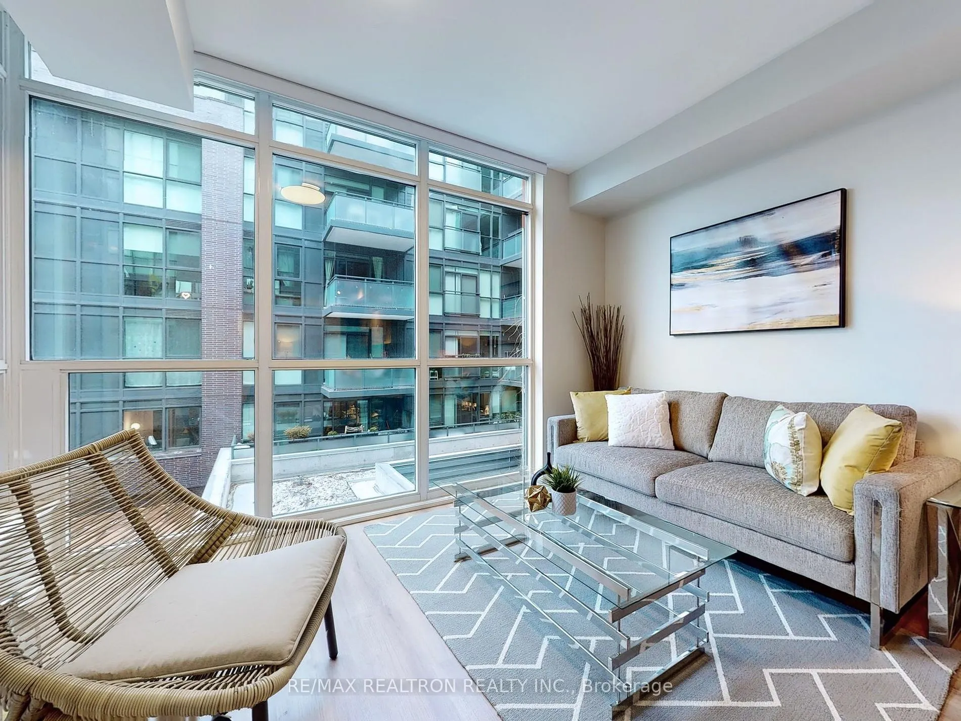 36 Howard Park Ave, #302