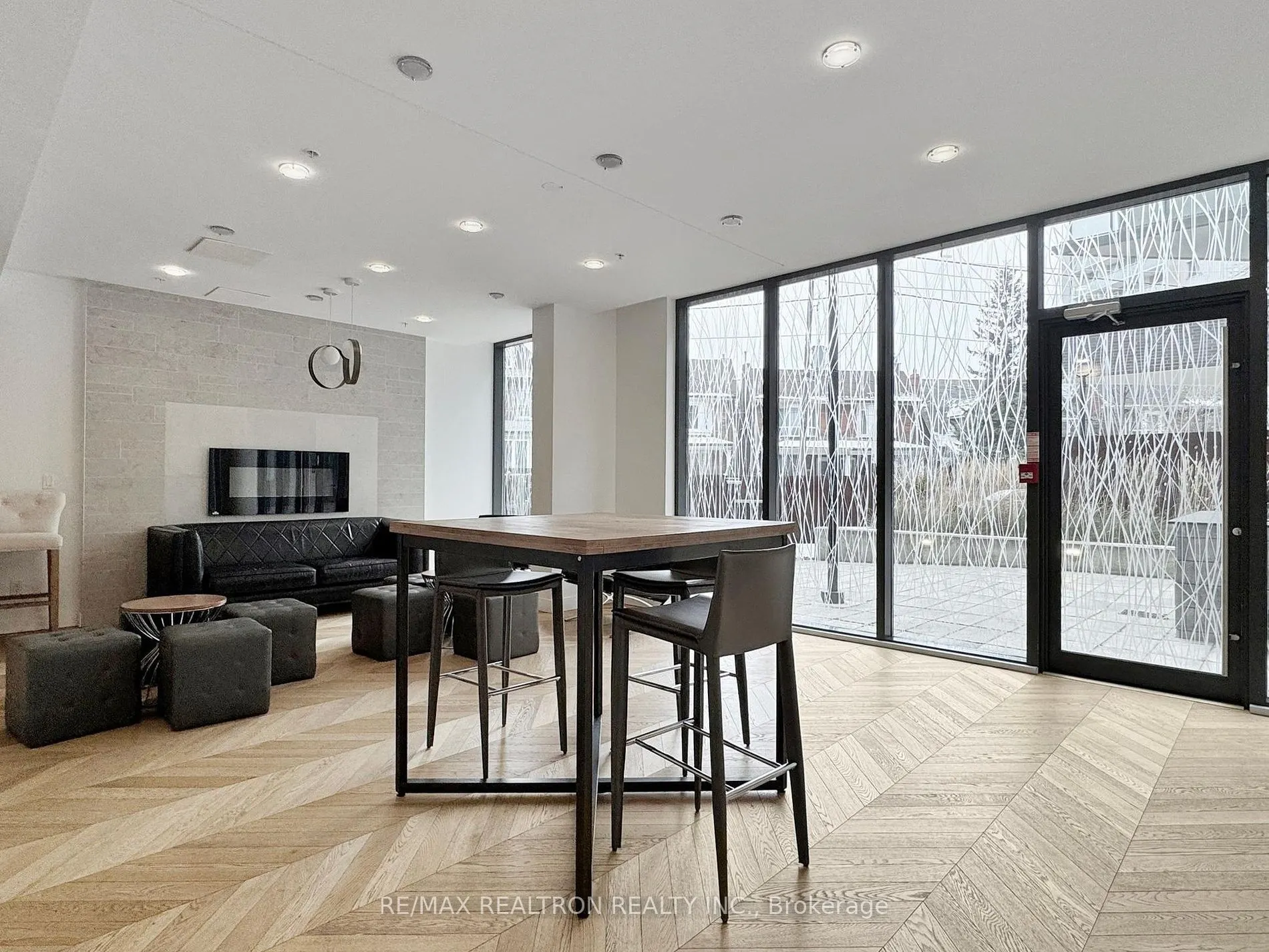 36 Howard Park Ave, #302